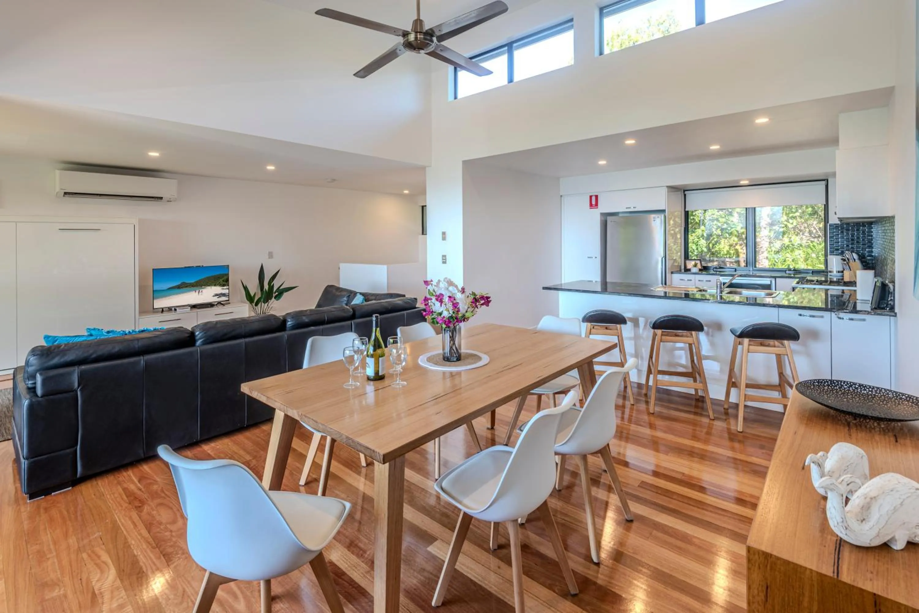 Dining area in Pinnacle Apartments on Hamilton Island by HIHA