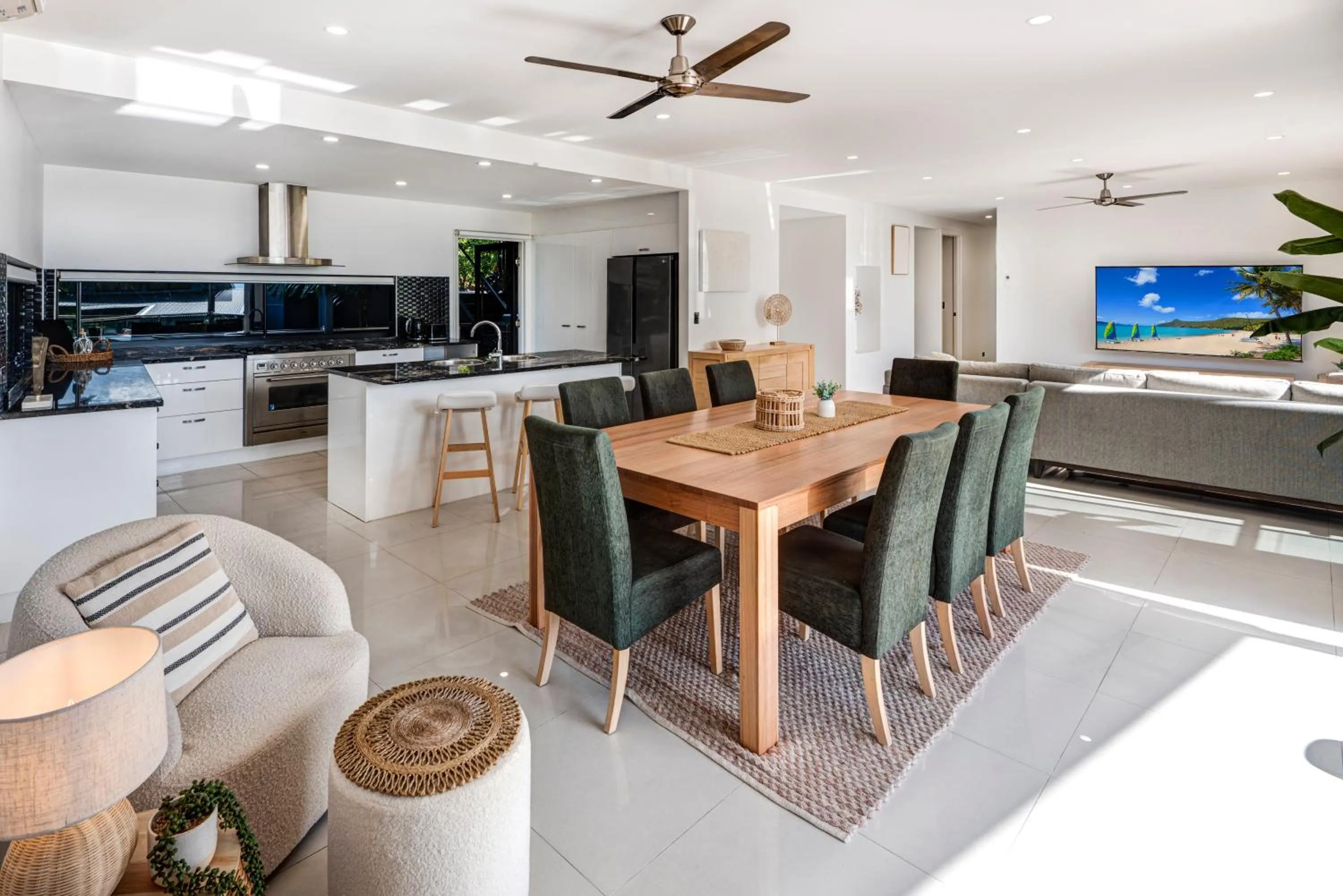 Dining area in Pinnacle Apartments on Hamilton Island by HIHA