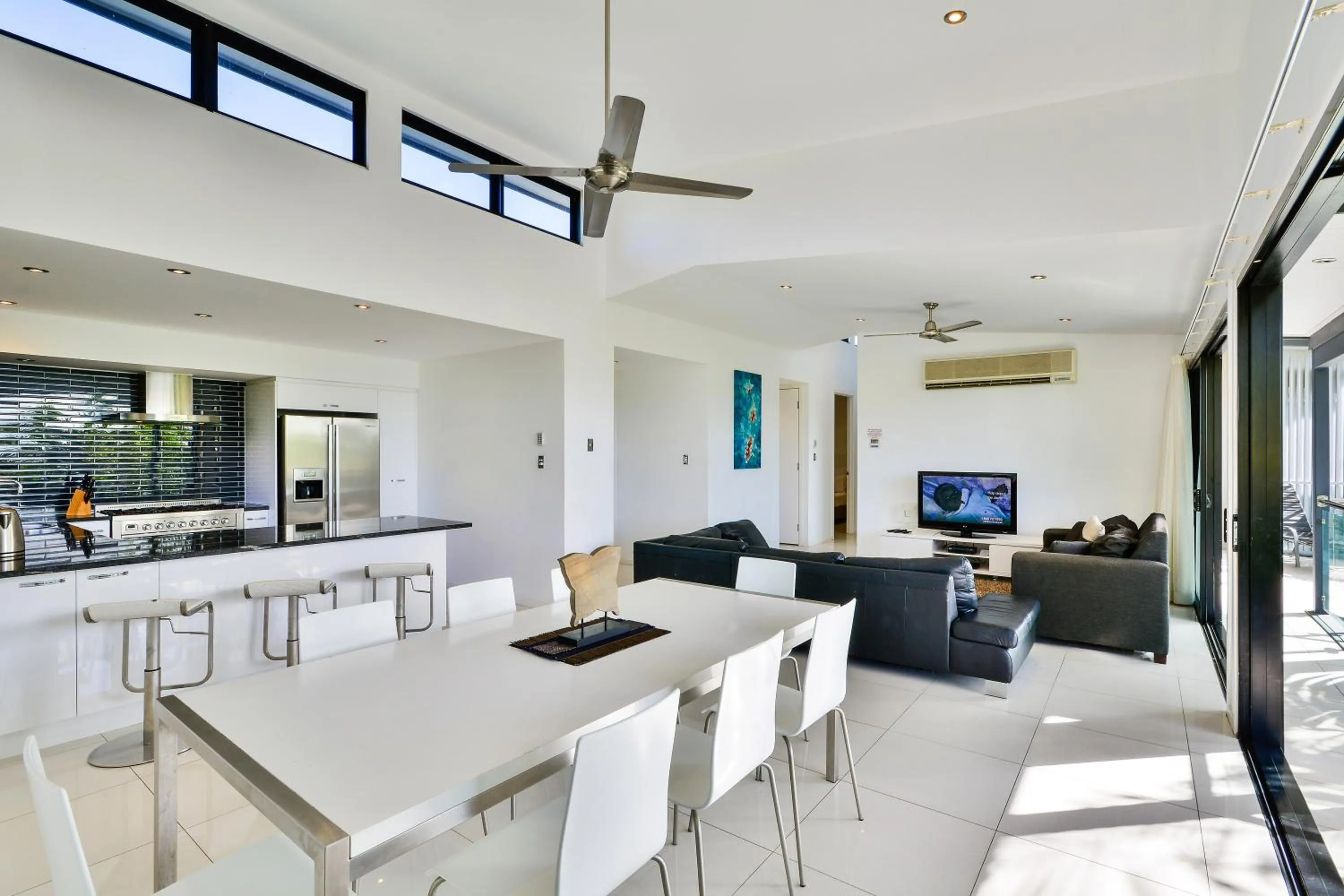 Dining area in Pinnacle Apartments on Hamilton Island by HIHA