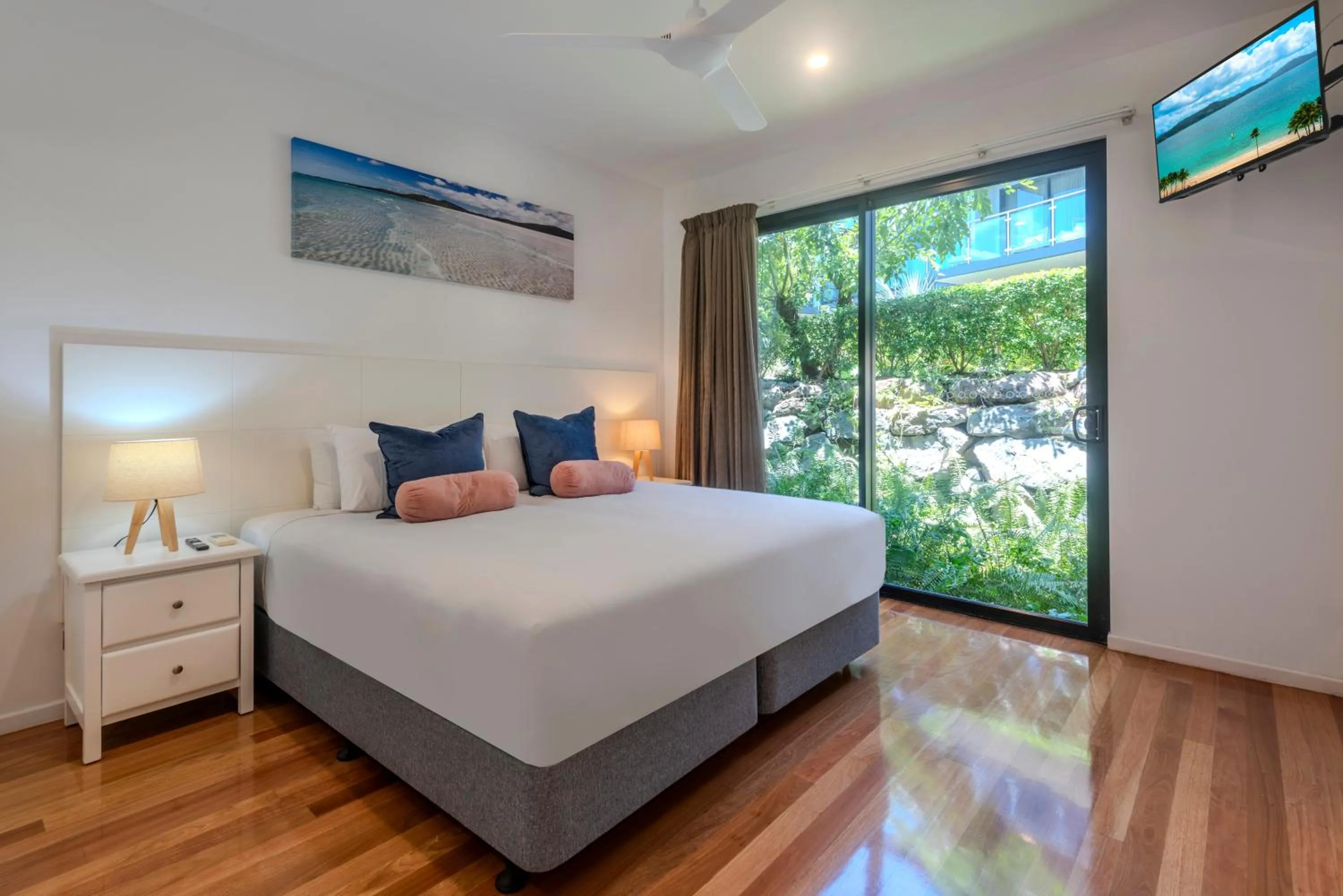 Bedroom, Bed in Pinnacle Apartments on Hamilton Island by HIHA