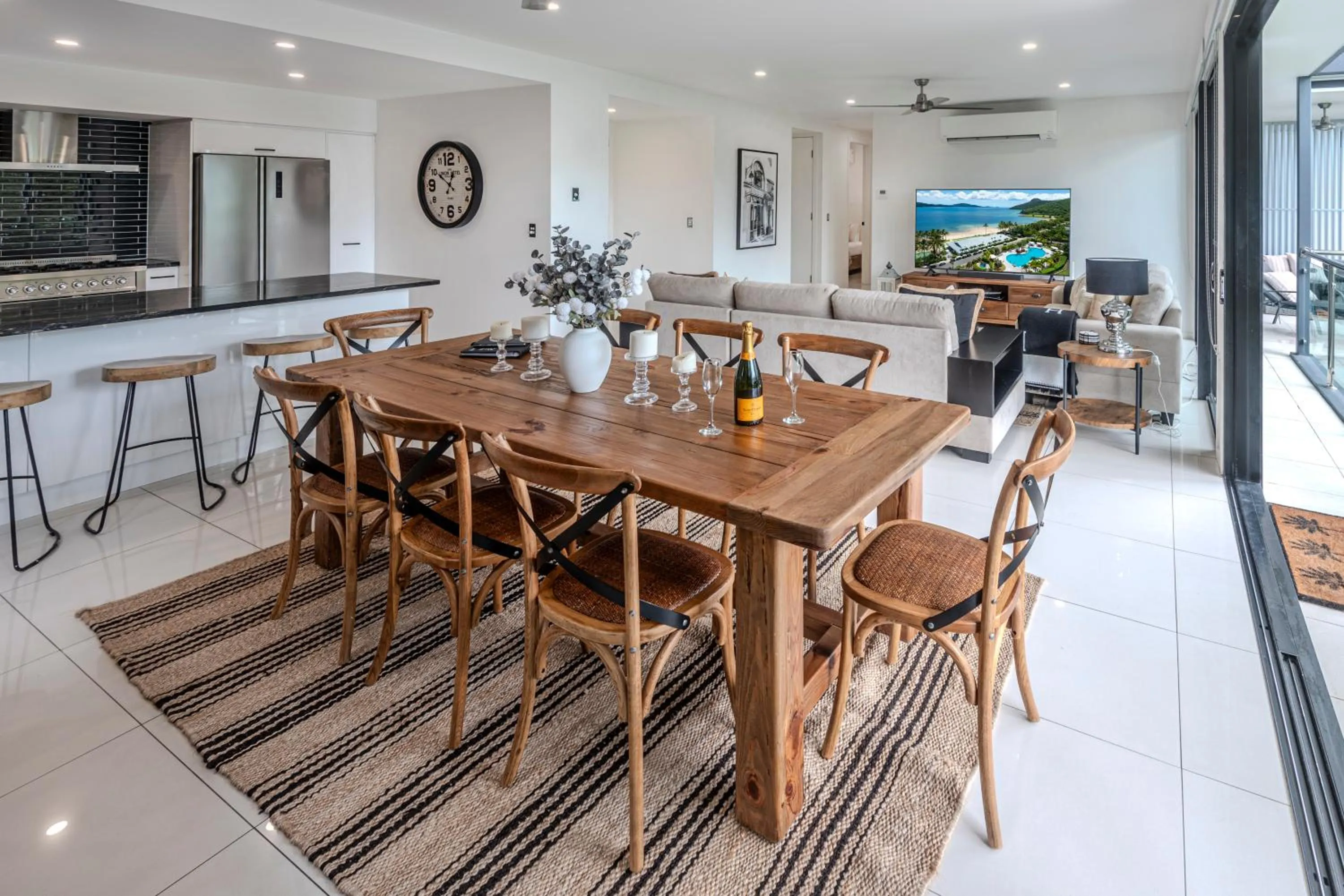 Dining area in Pinnacle Apartments on Hamilton Island by HIHA