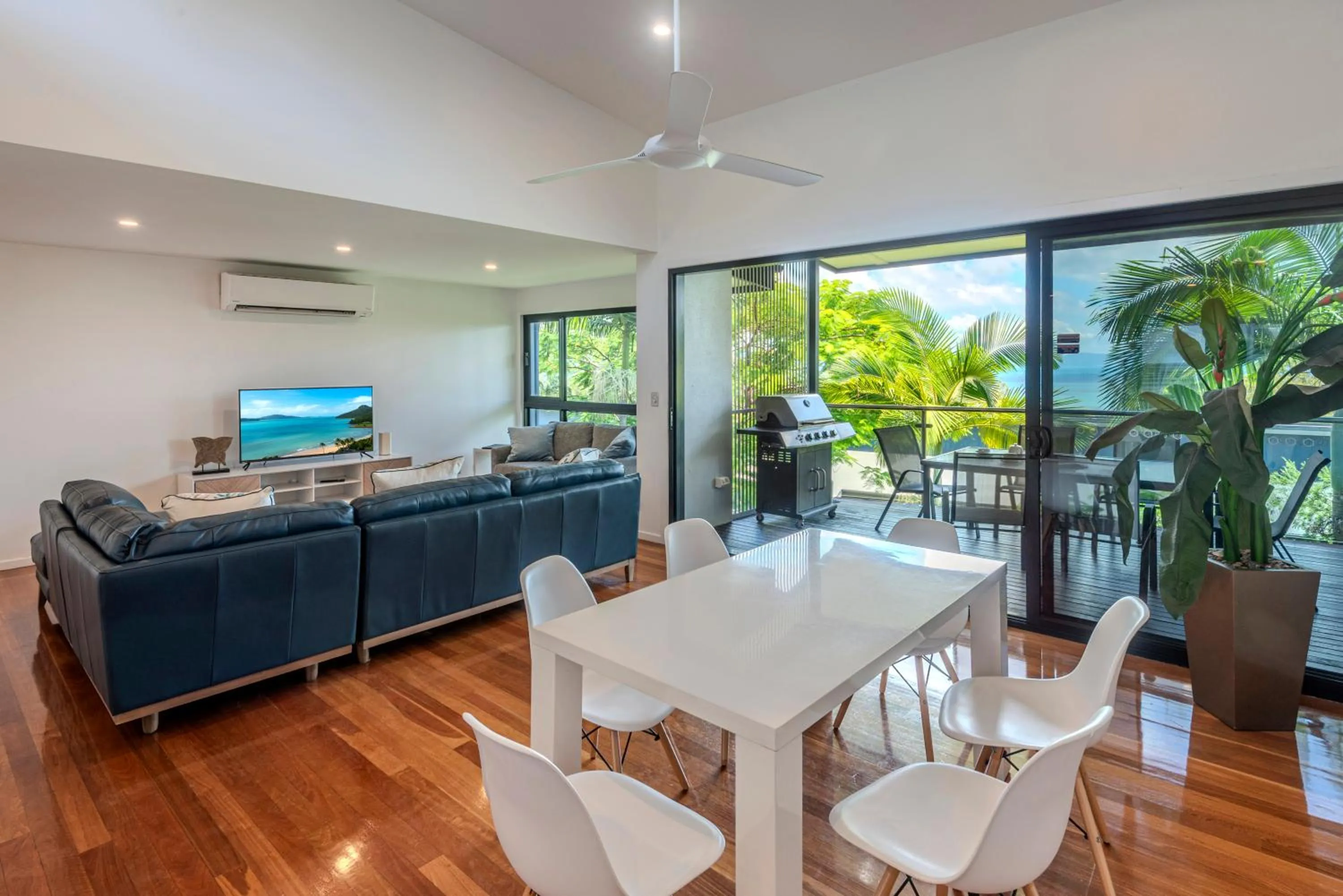 Living room in Pinnacle Apartments on Hamilton Island by HIHA