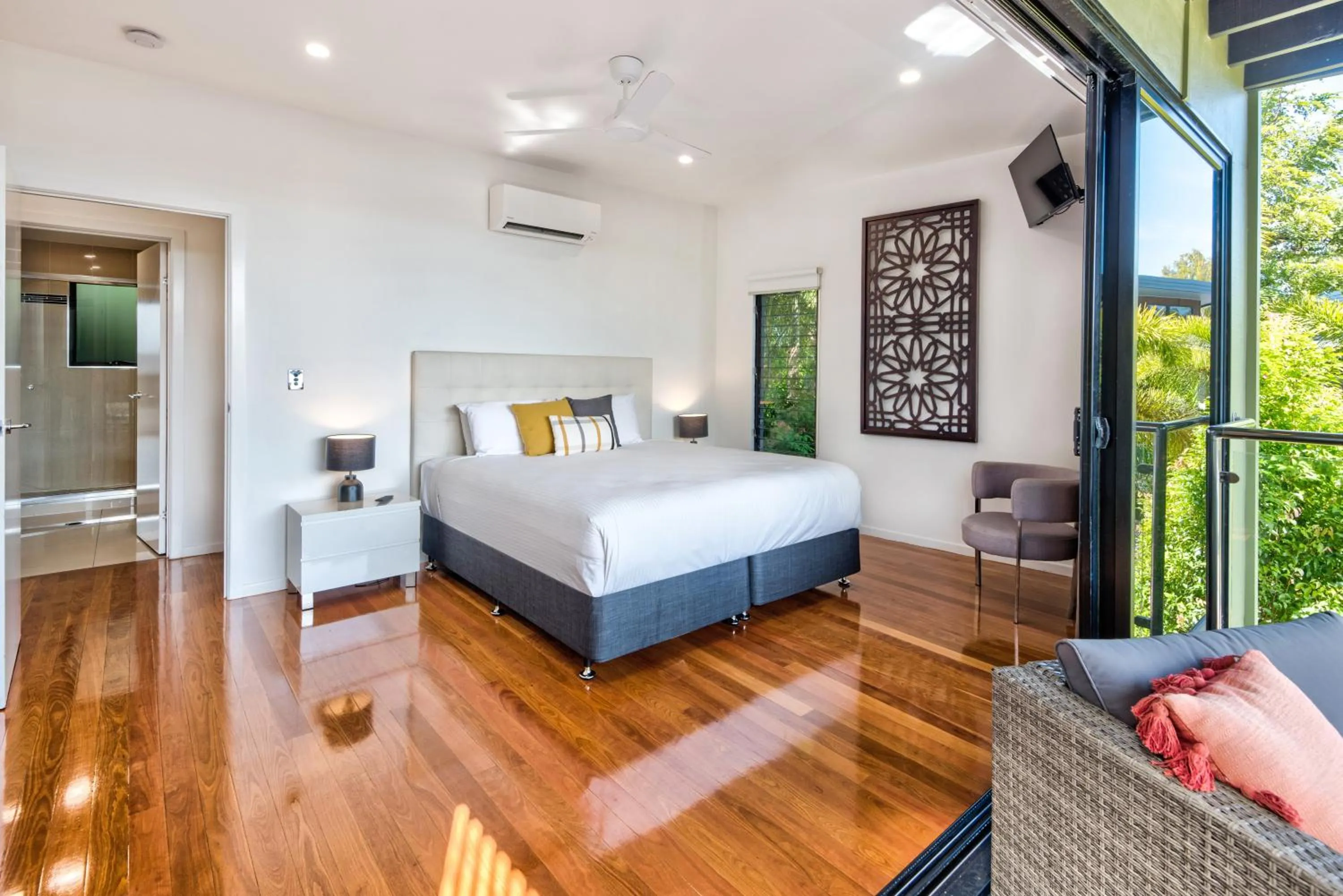 Bedroom, Bed in Pinnacle Apartments on Hamilton Island by HIHA