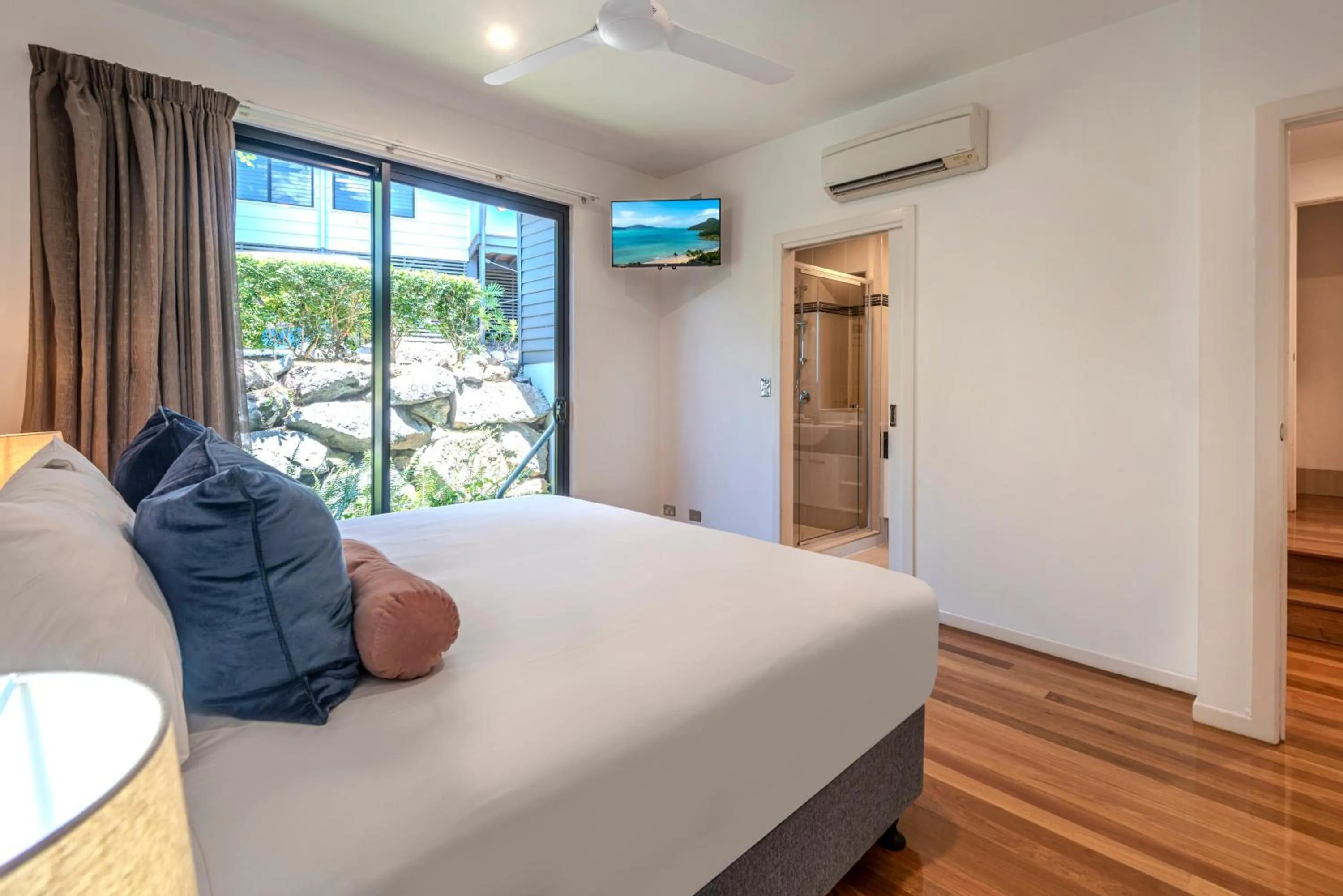 Bedroom, Bed in Pinnacle Apartments on Hamilton Island by HIHA