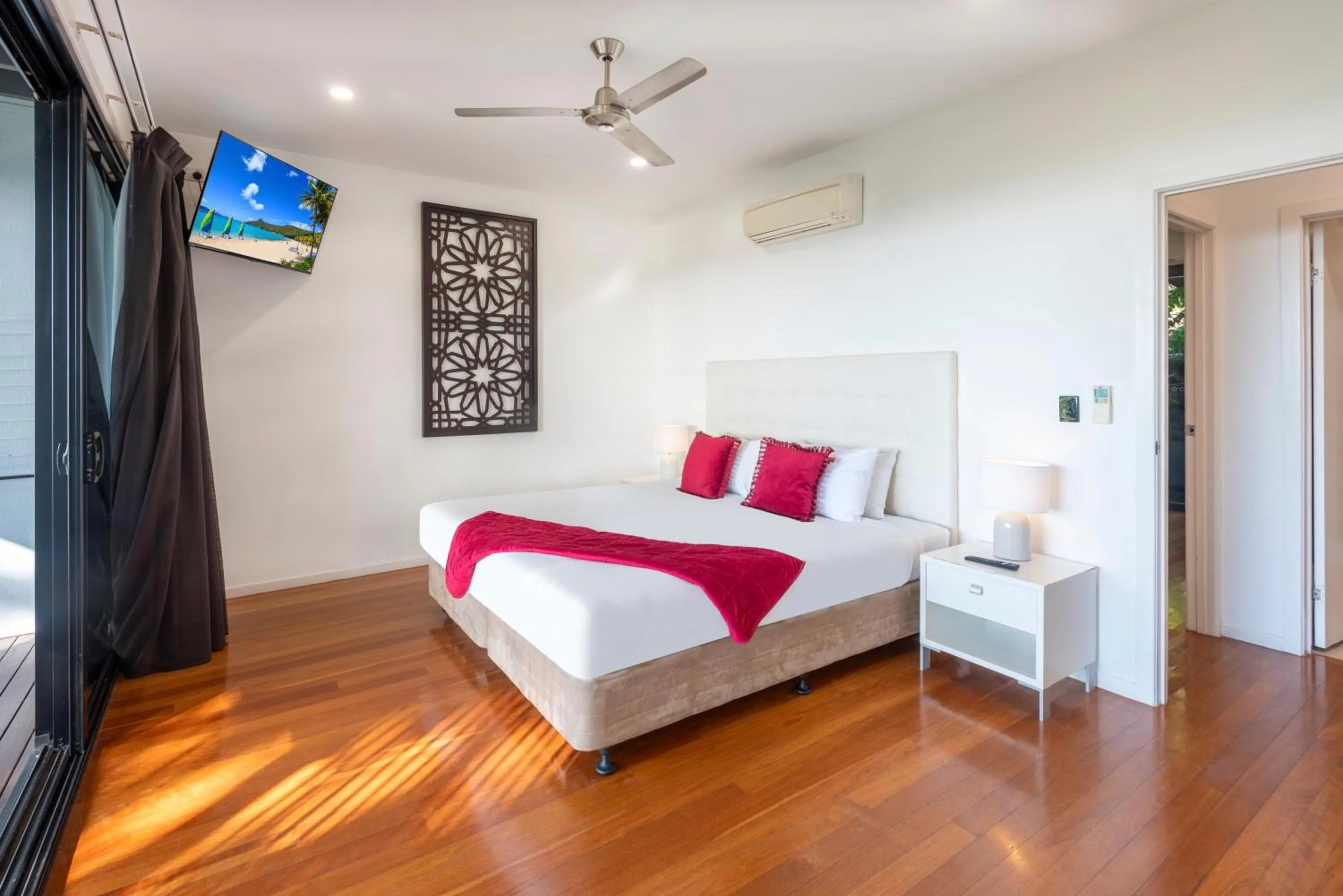 Bedroom, Bed in Pinnacle Apartments on Hamilton Island by HIHA
