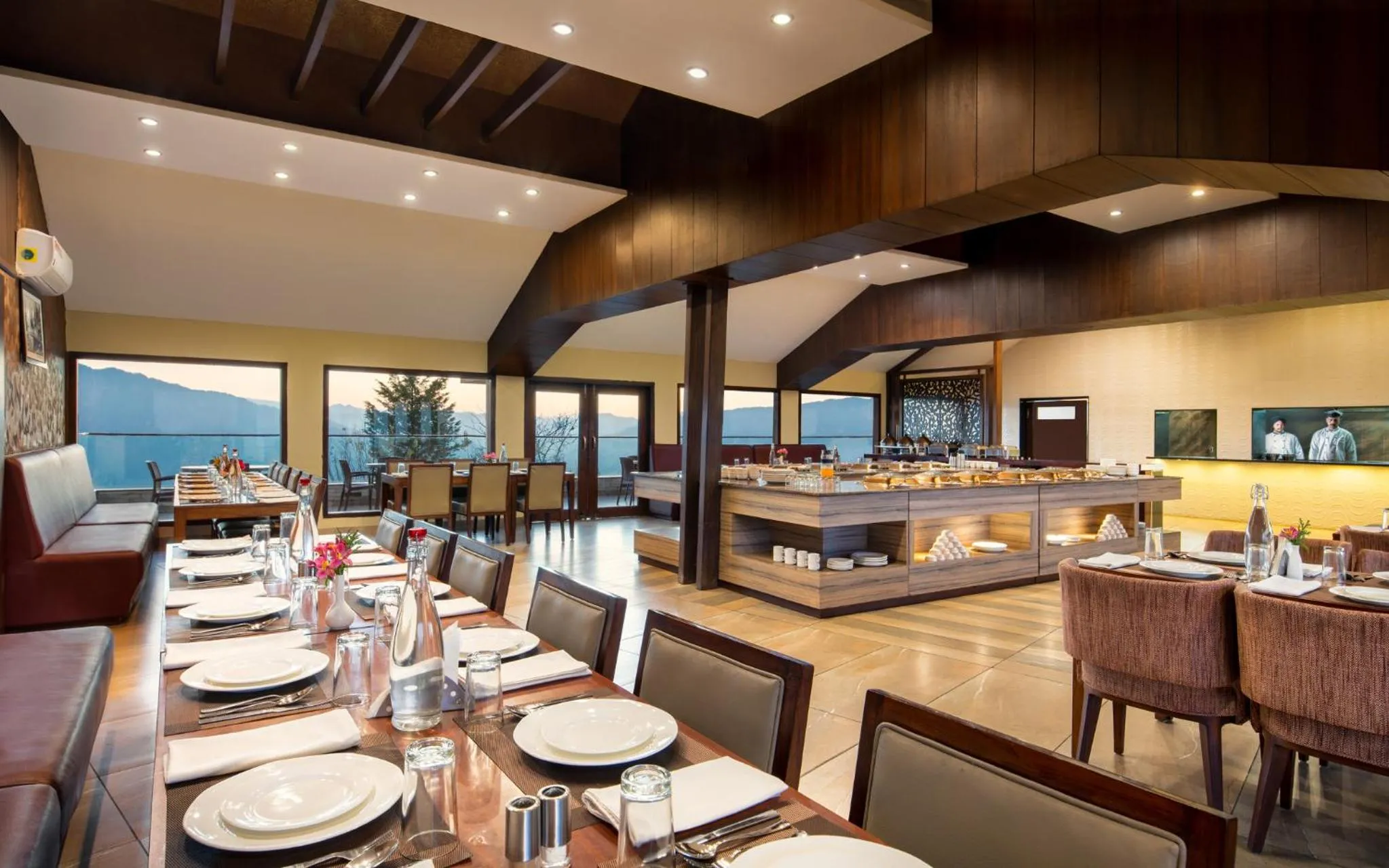 Restaurant/places to eat in Koti Resort