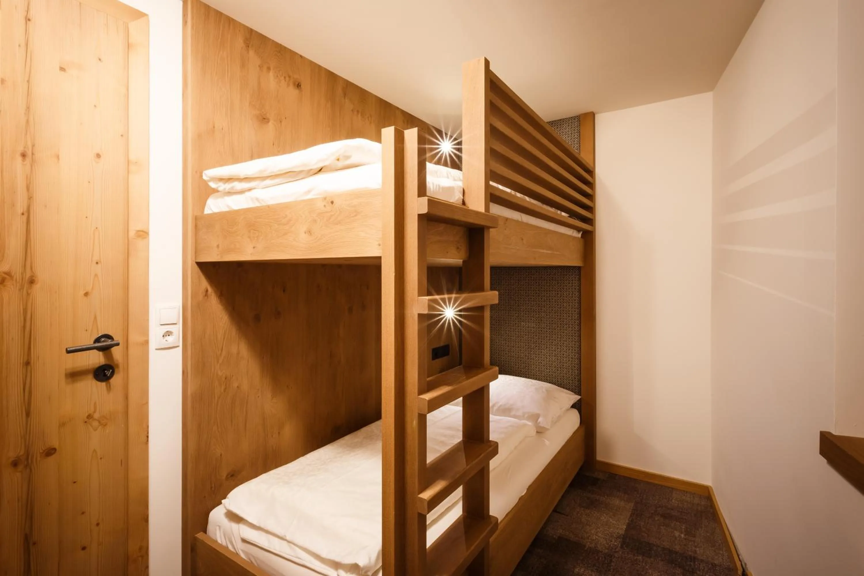 children, Bed in Das Naturhotel die Eng