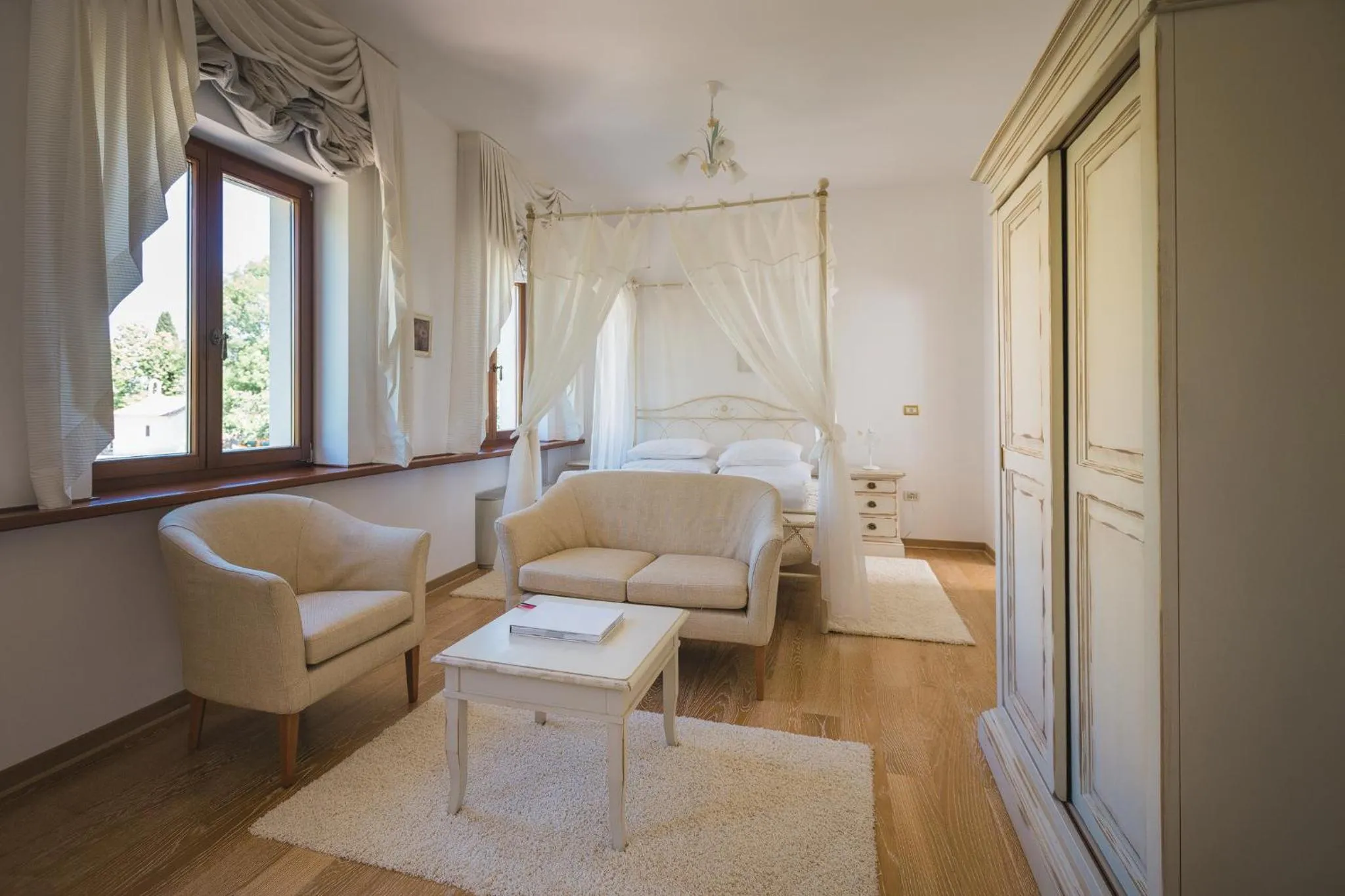 Photo of the whole room in Palazzo Angelica B&B Adults Only