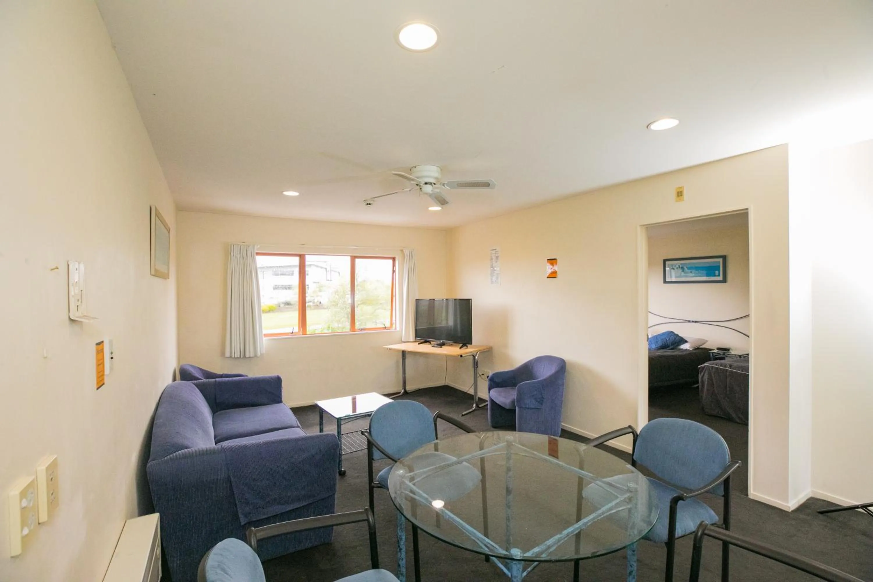 Dining area in Albany Executive Motor Inn Limited