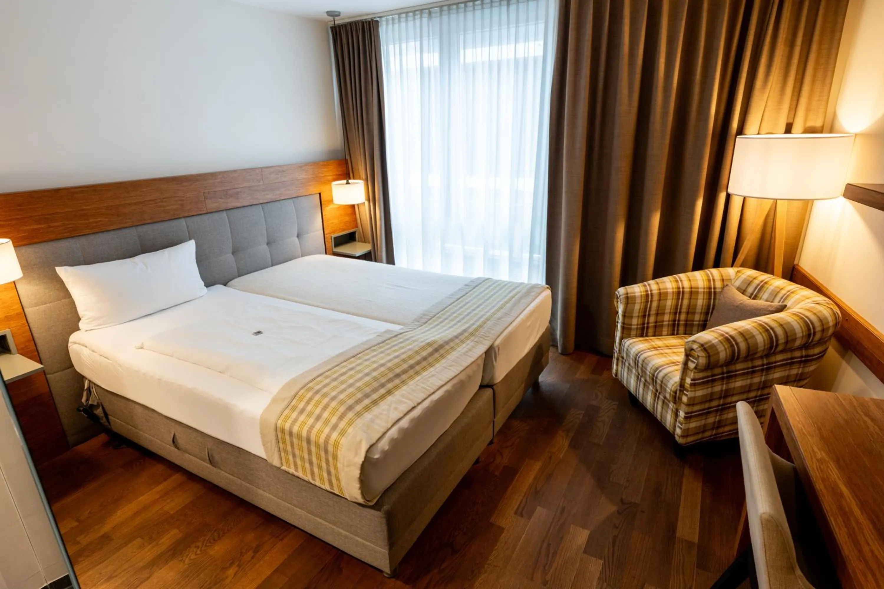 Photo of the whole room, Bed in Restaurant Hotel Zum Storchen