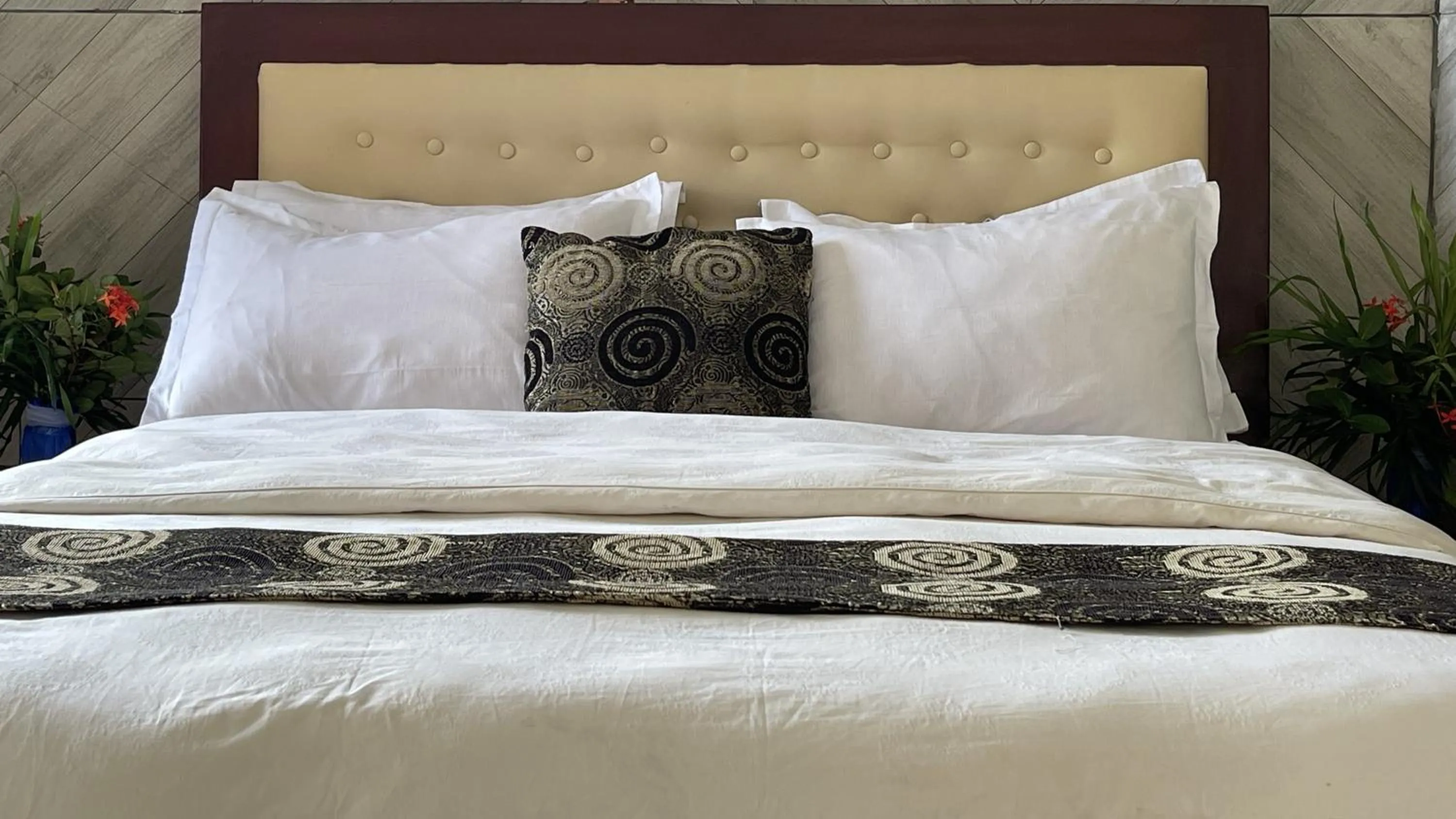 Bedroom, Bed in Hotel les Polygones Kribi