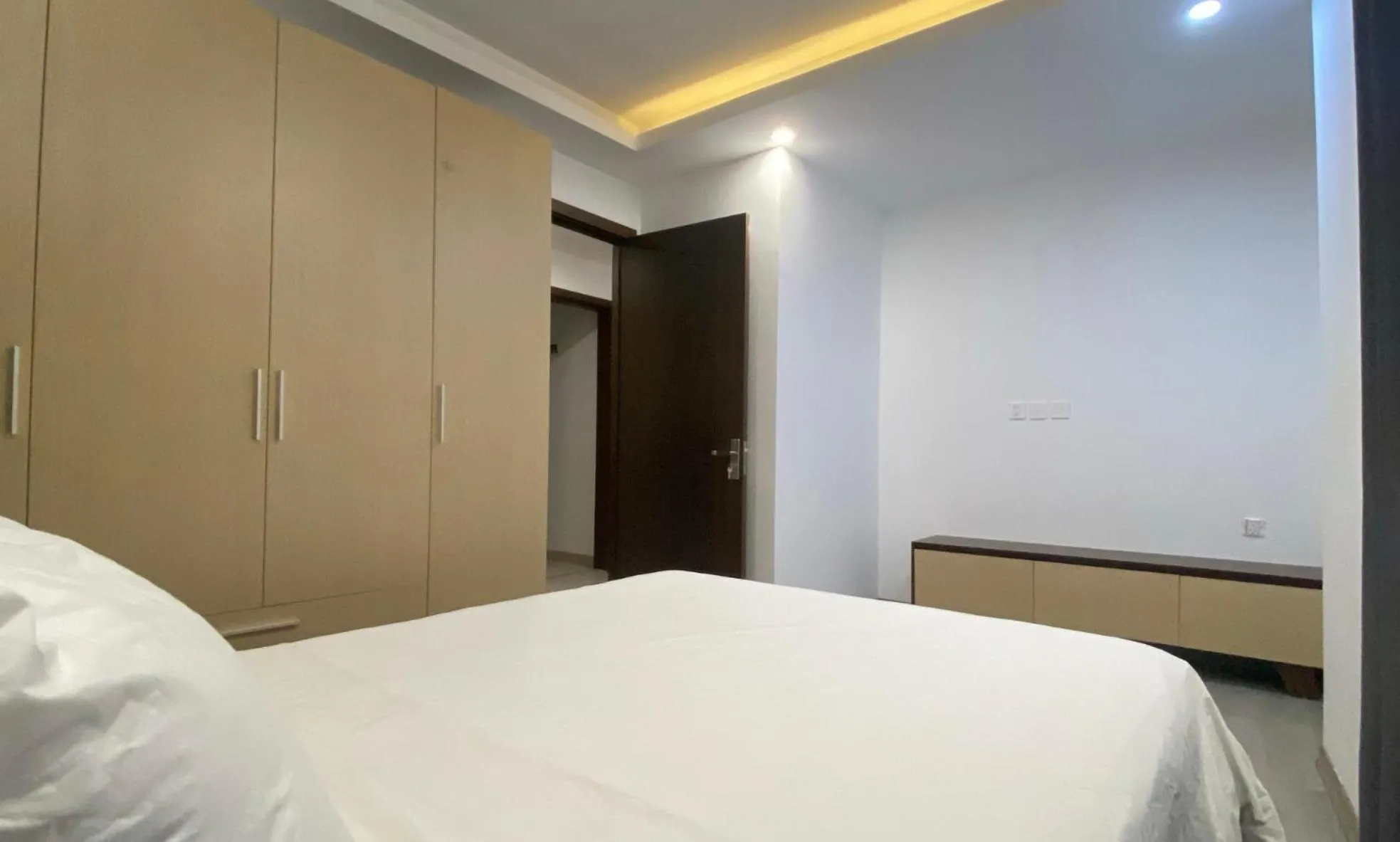 Bedroom, Bed in Wins Apartment