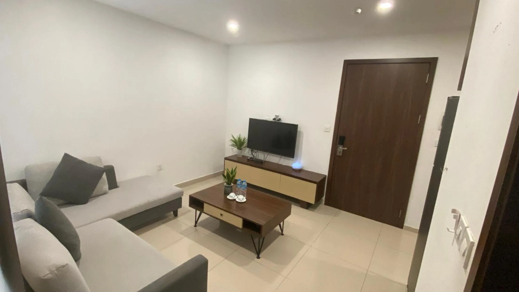 Communal lounge/ TV room in Wins Apartment