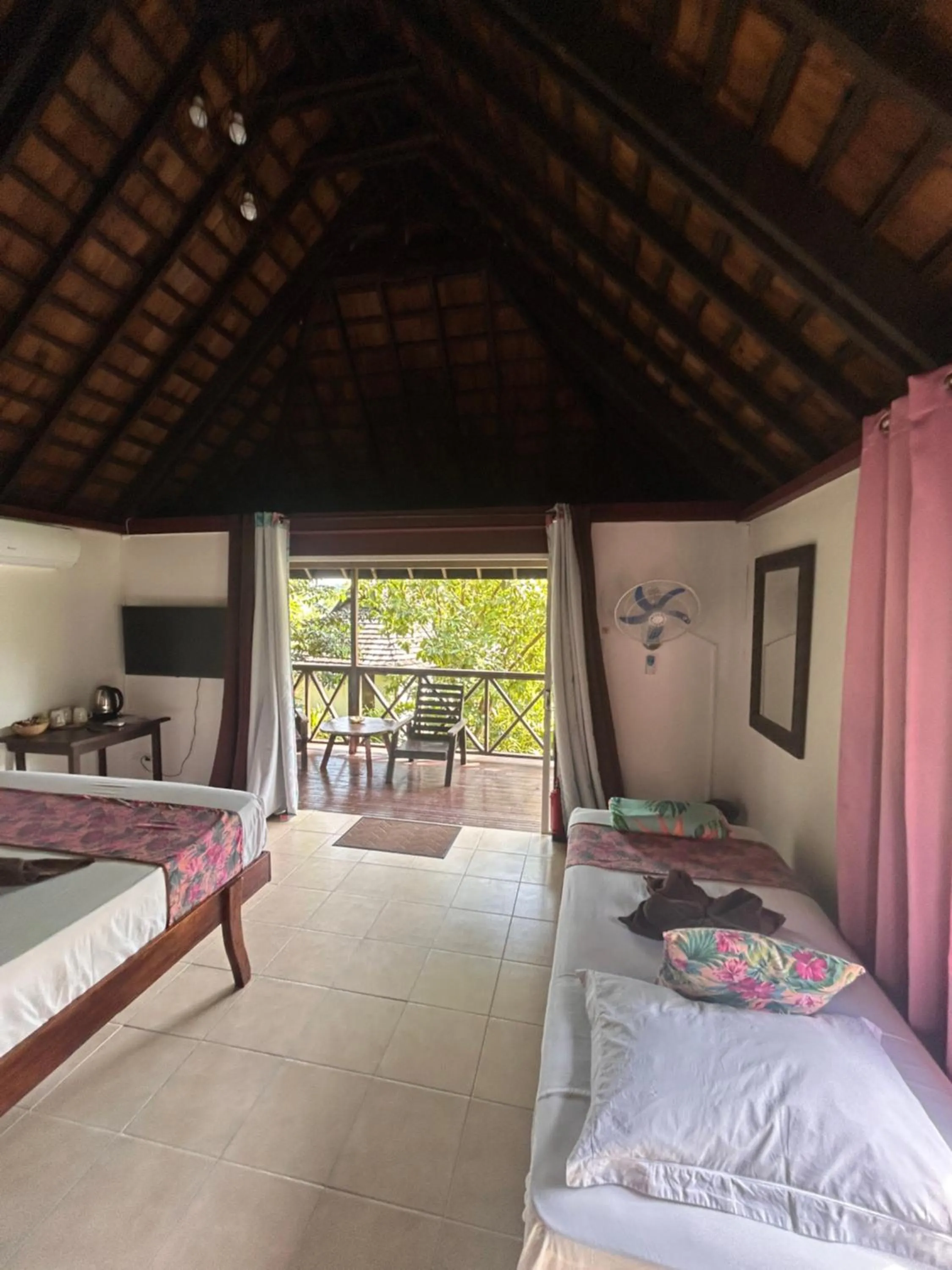 Property building, Bed in Pension Hibiscus Taha'a