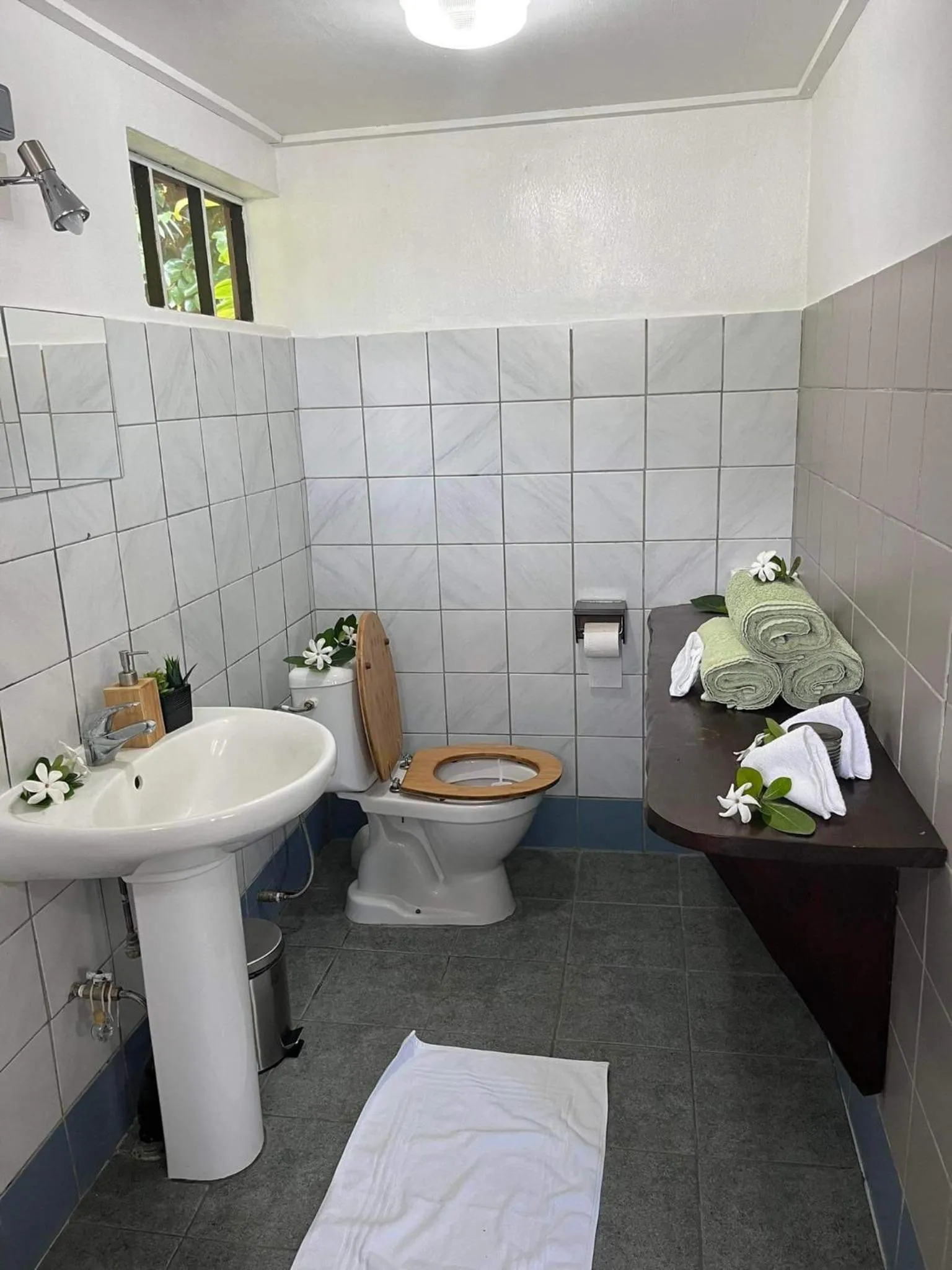 Bathroom in Pension Hibiscus Taha'a