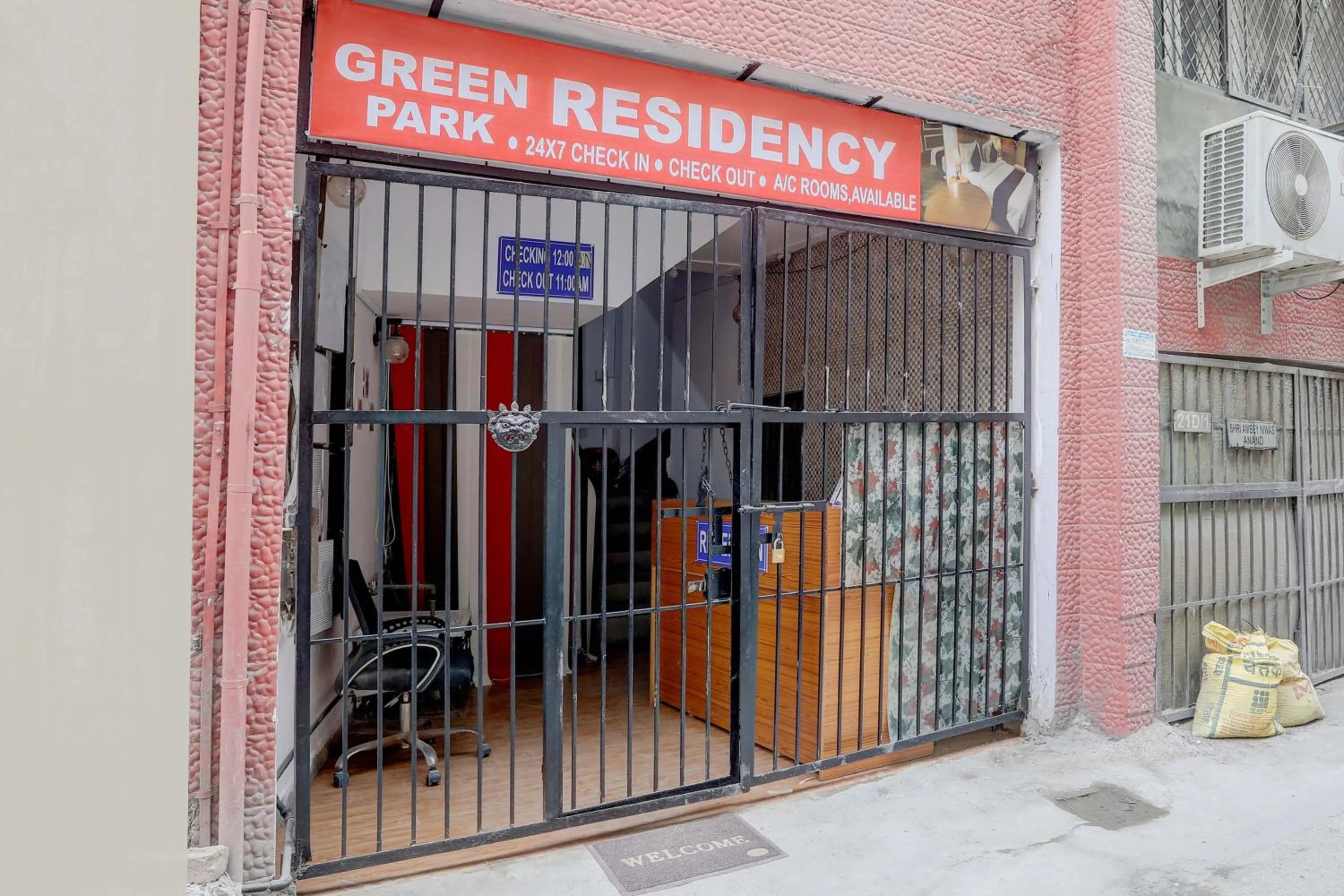 Facade/entrance in Hotel O Green Park Residency