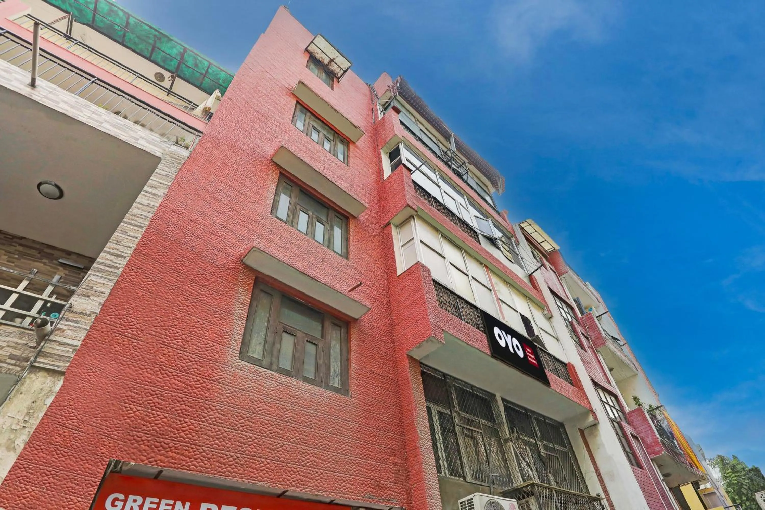 Facade/entrance in Hotel O Green Park Residency