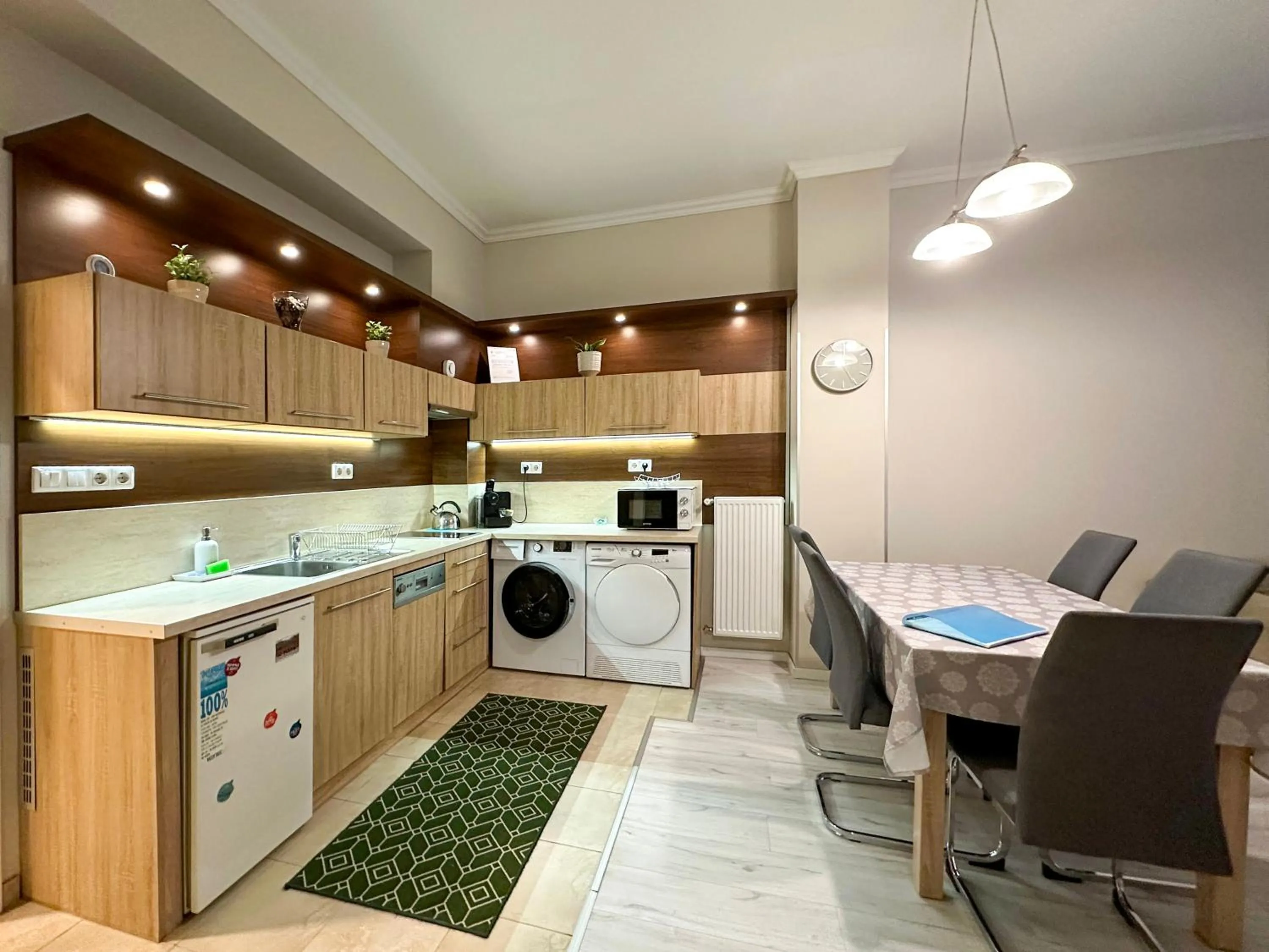 Asbóth Taylor Apartment