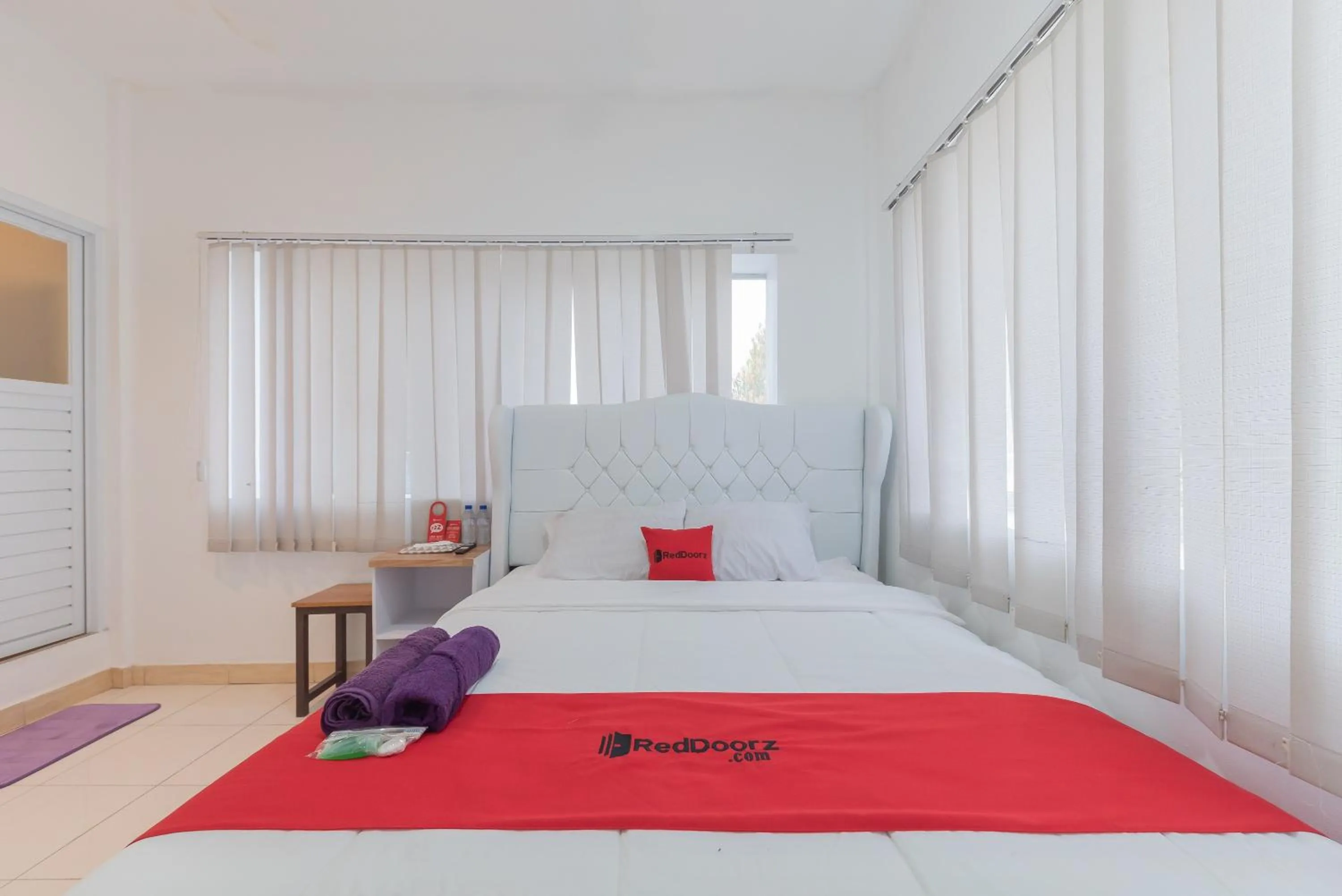 Bed in RedDoorz at Jalan Pangkal Perjuangan Karawang