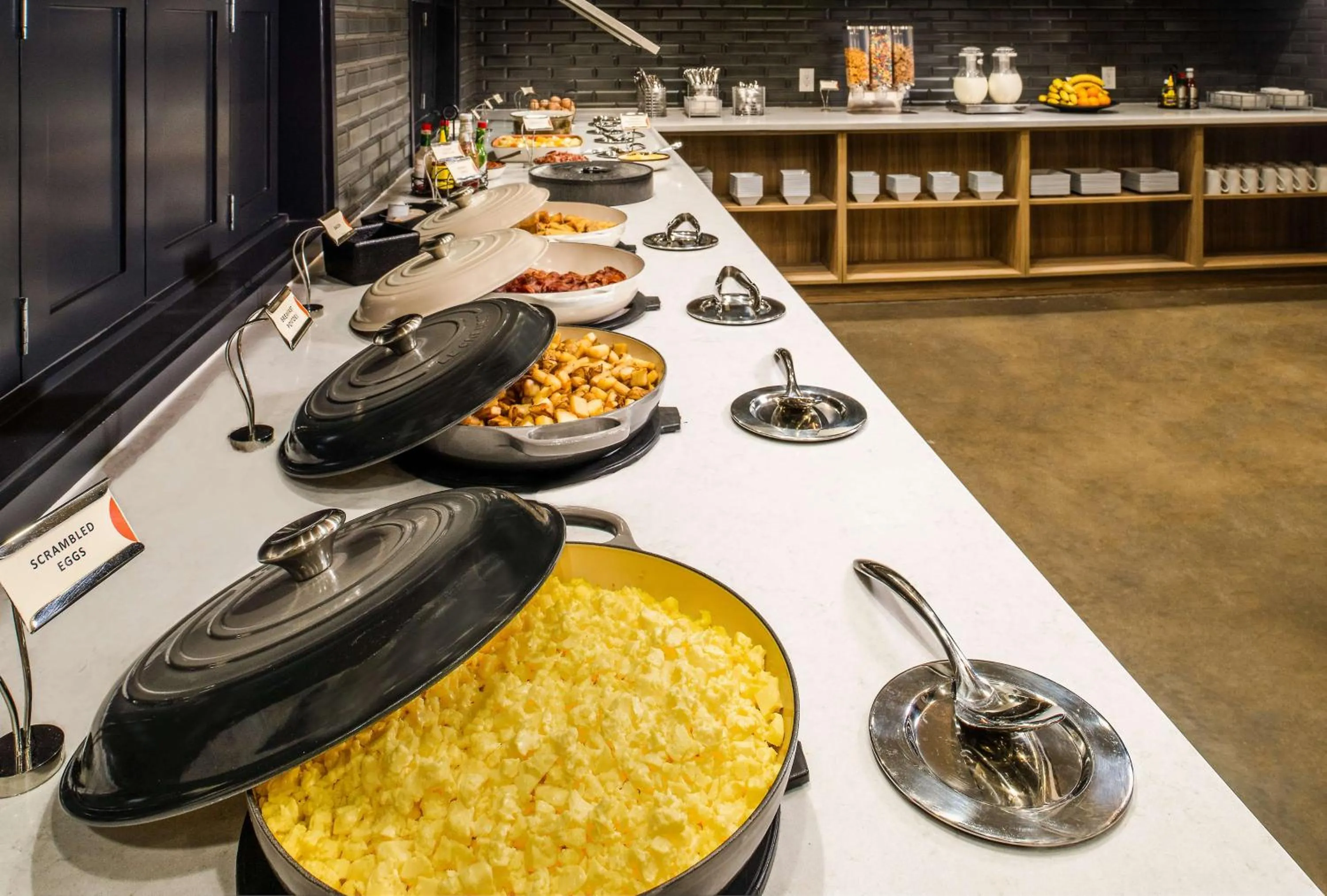 Restaurant/places to eat in Hyatt Place Nashville/Green Hills