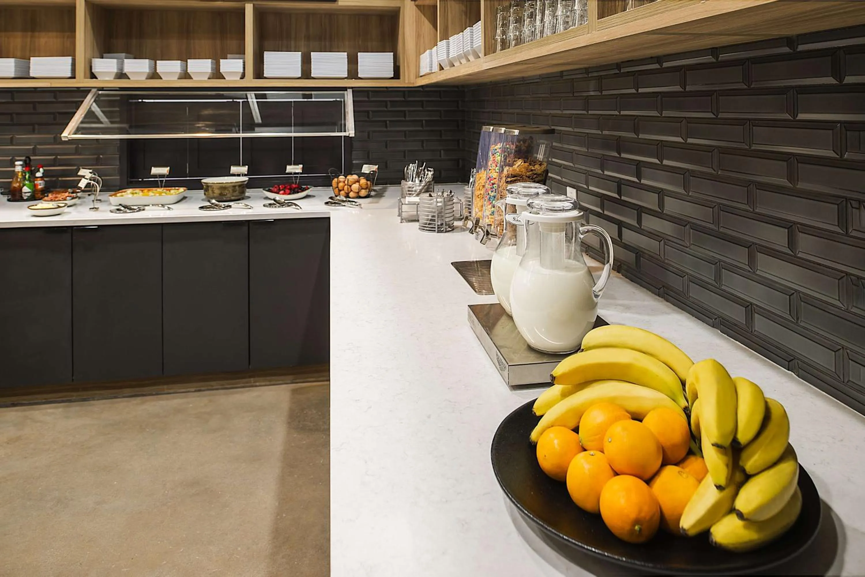 Restaurant/places to eat in Hyatt Place Nashville/Green Hills