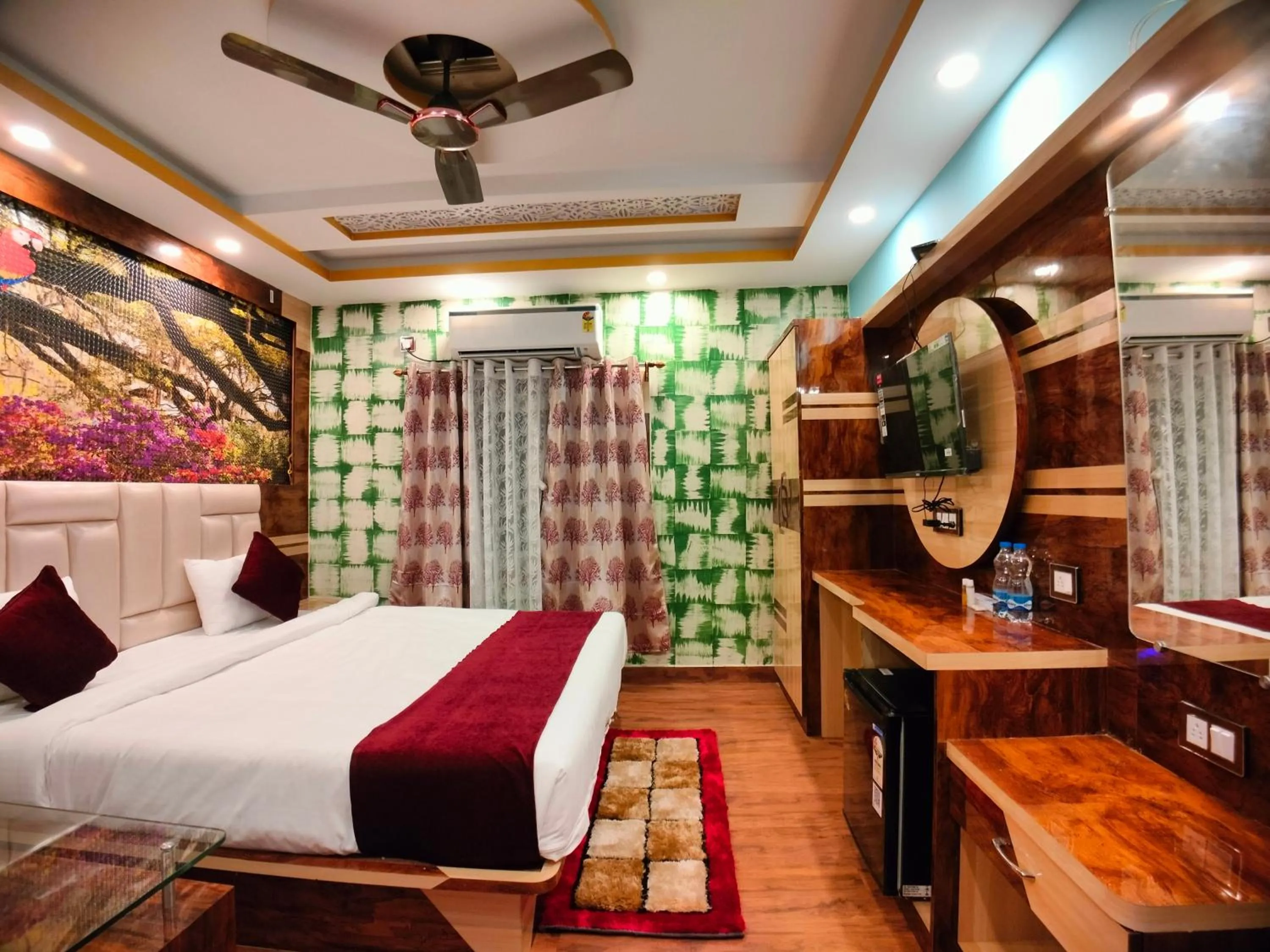 Bed in THE PELICAN BEACH RESORT