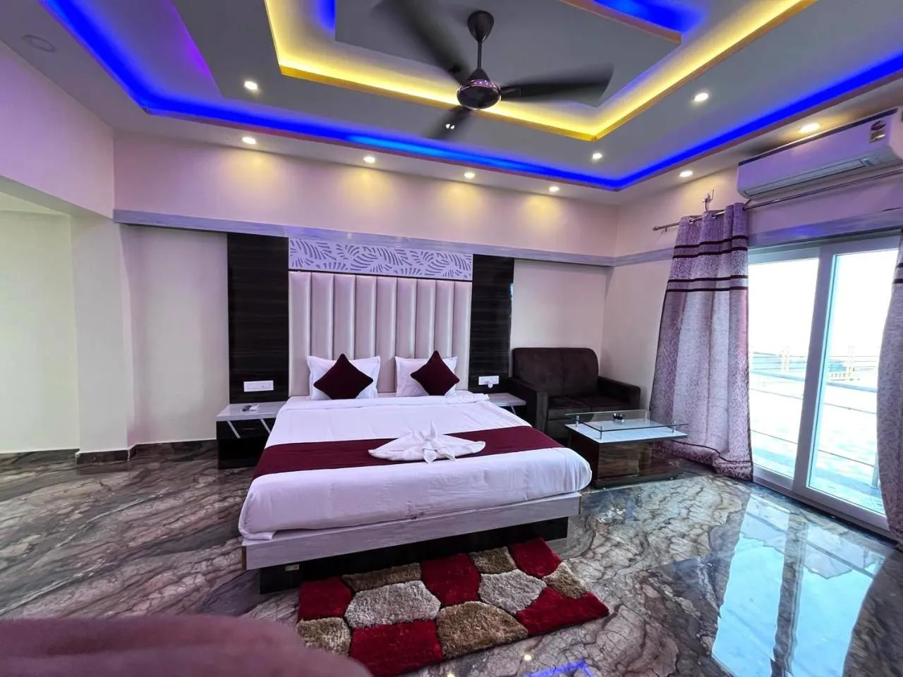 Bedroom, Bed in THE PELICAN BEACH RESORT