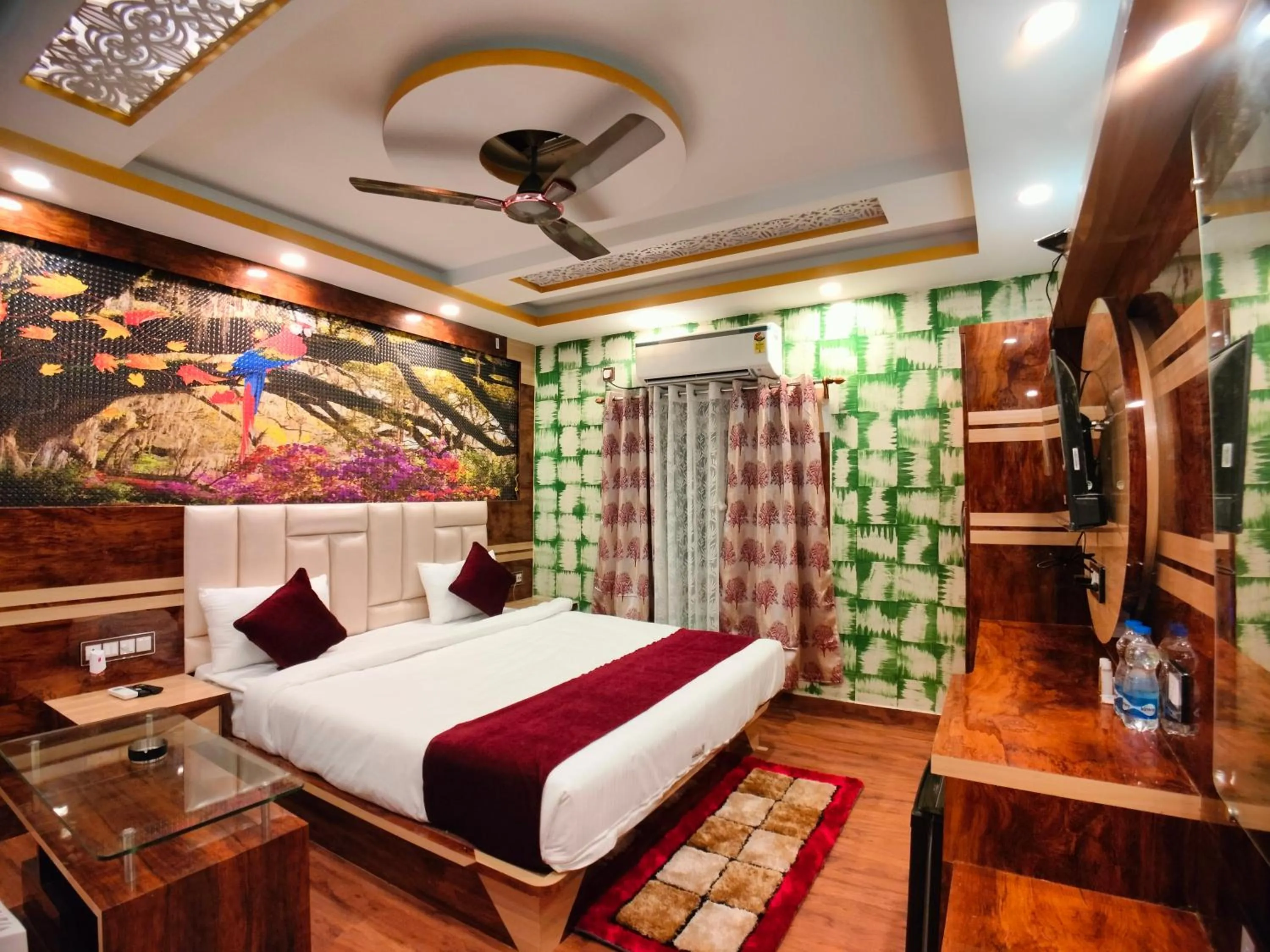 Bed in THE PELICAN BEACH RESORT