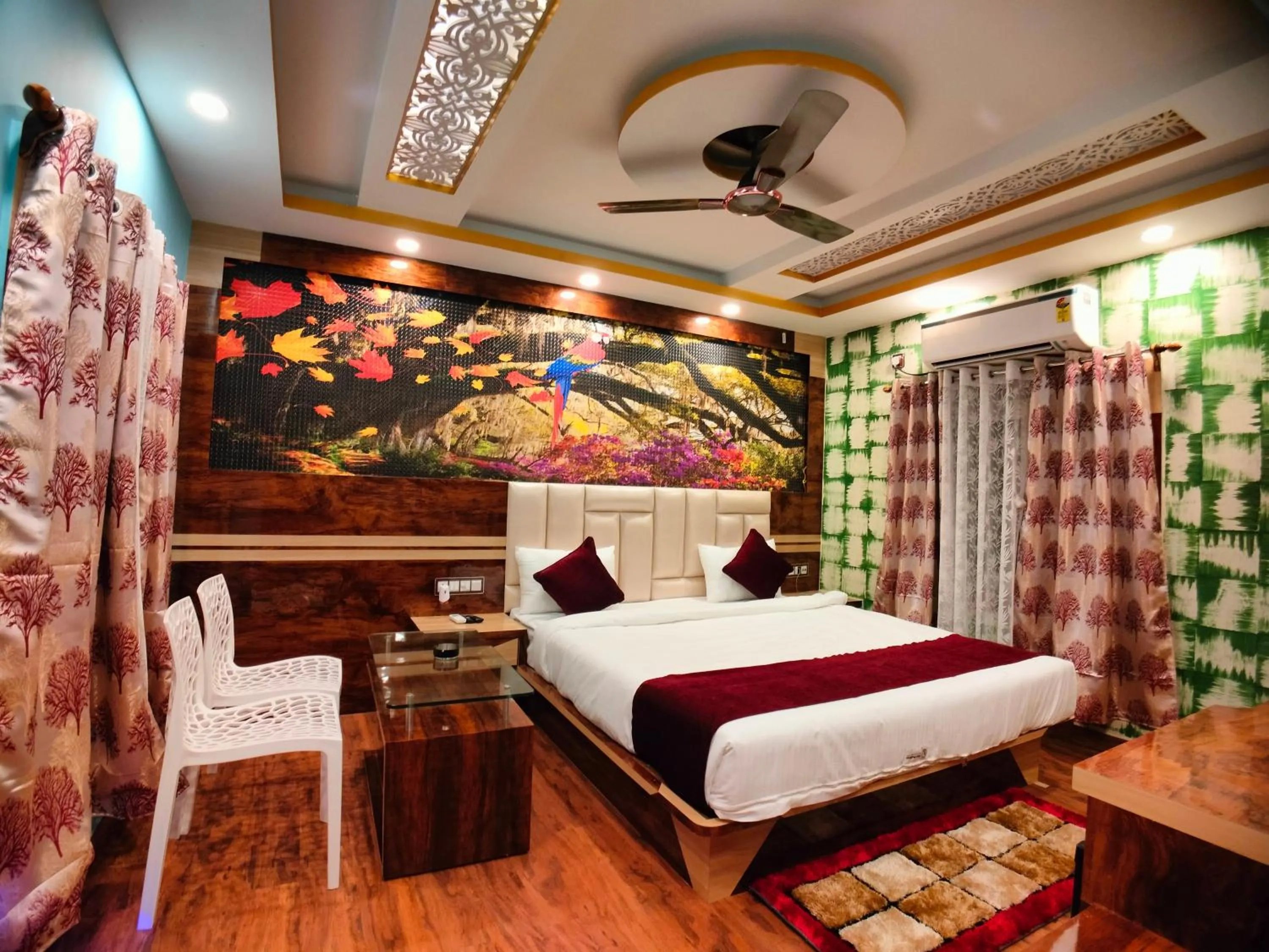 Bed in THE PELICAN BEACH RESORT