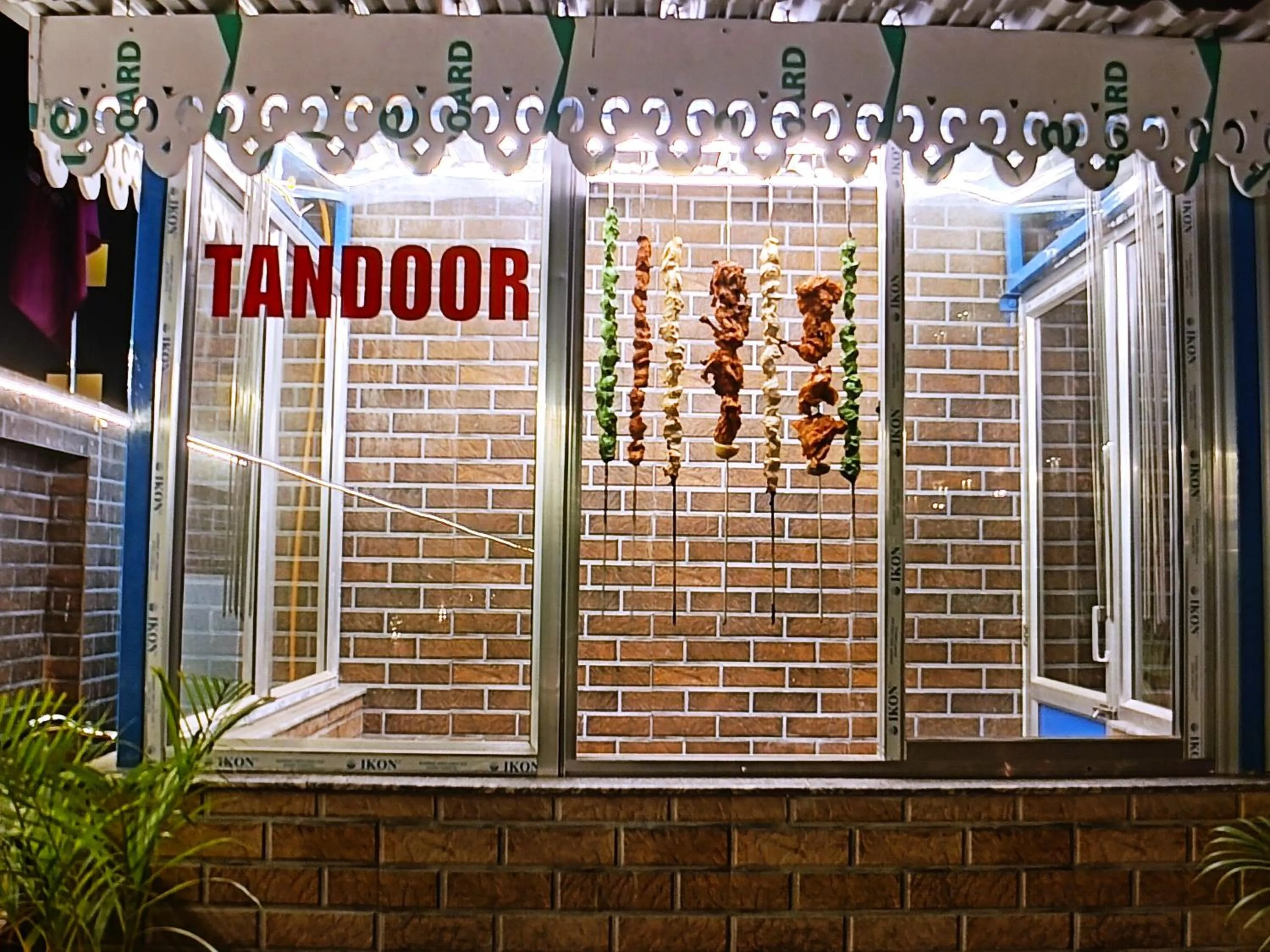 Food and drinks in THE PELICAN BEACH RESORT