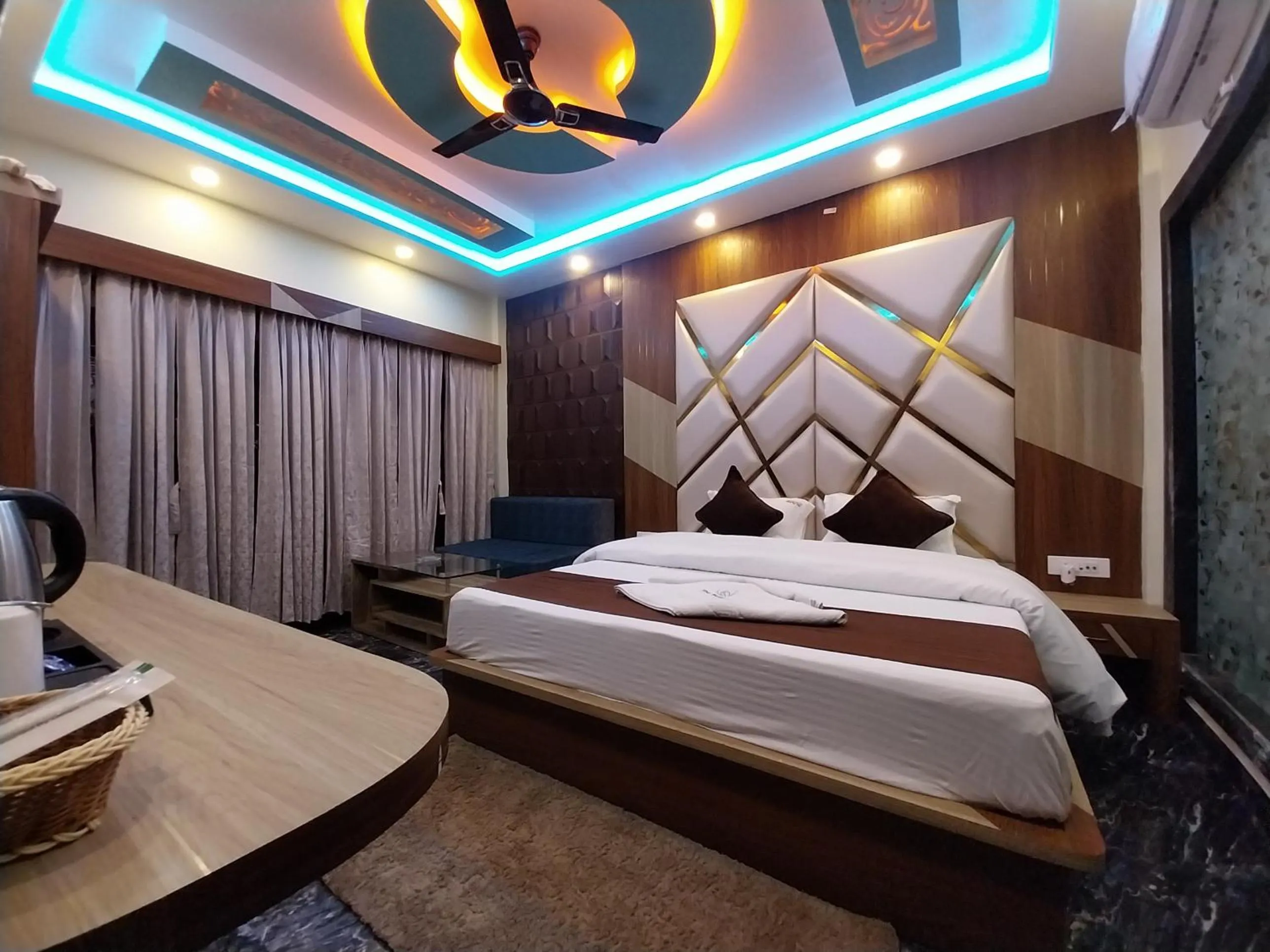 Photo of the whole room, Bed in THE PELICAN BEACH RESORT