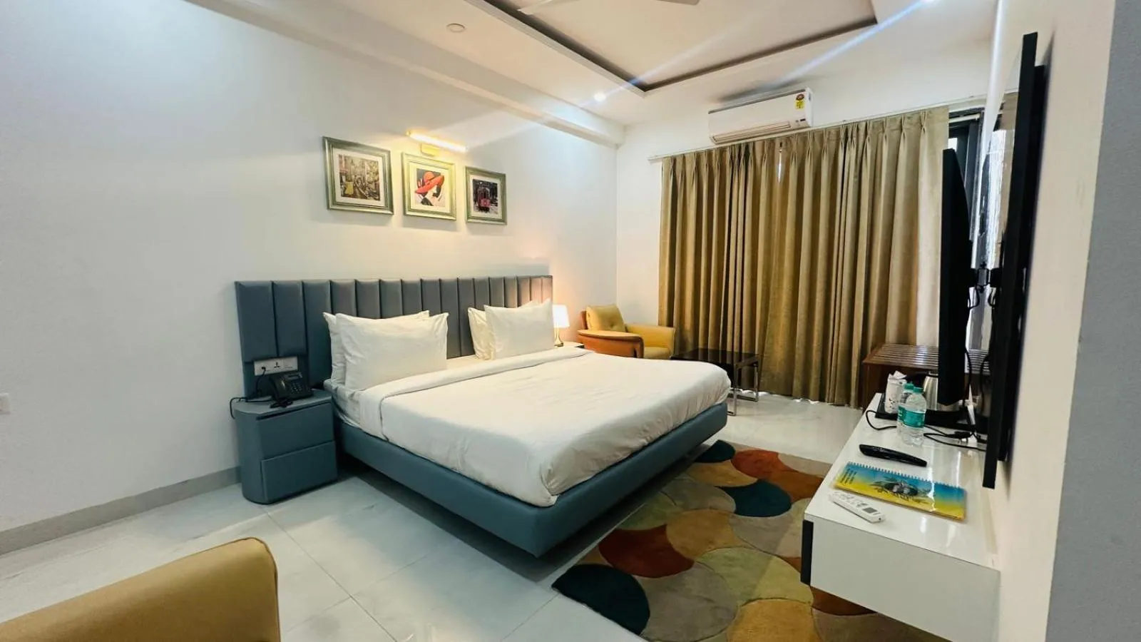 Bed in The Hoften Elite 32 Avenue, Sector 15, Gurugram