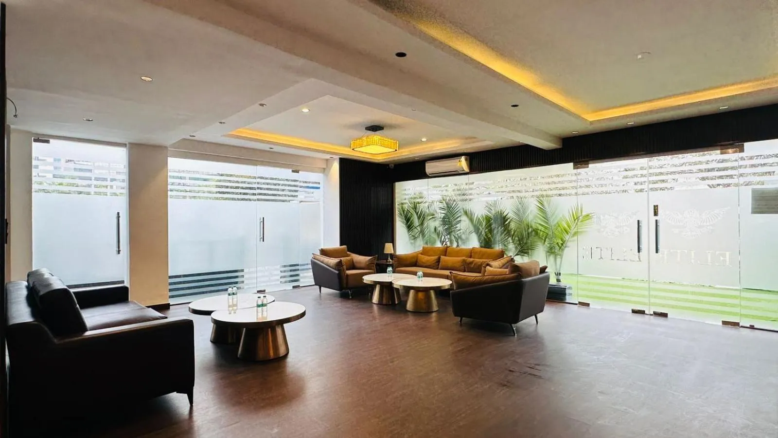 Restaurant/places to eat in The Hoften Elite 32 Avenue, Sector 15, Gurugram