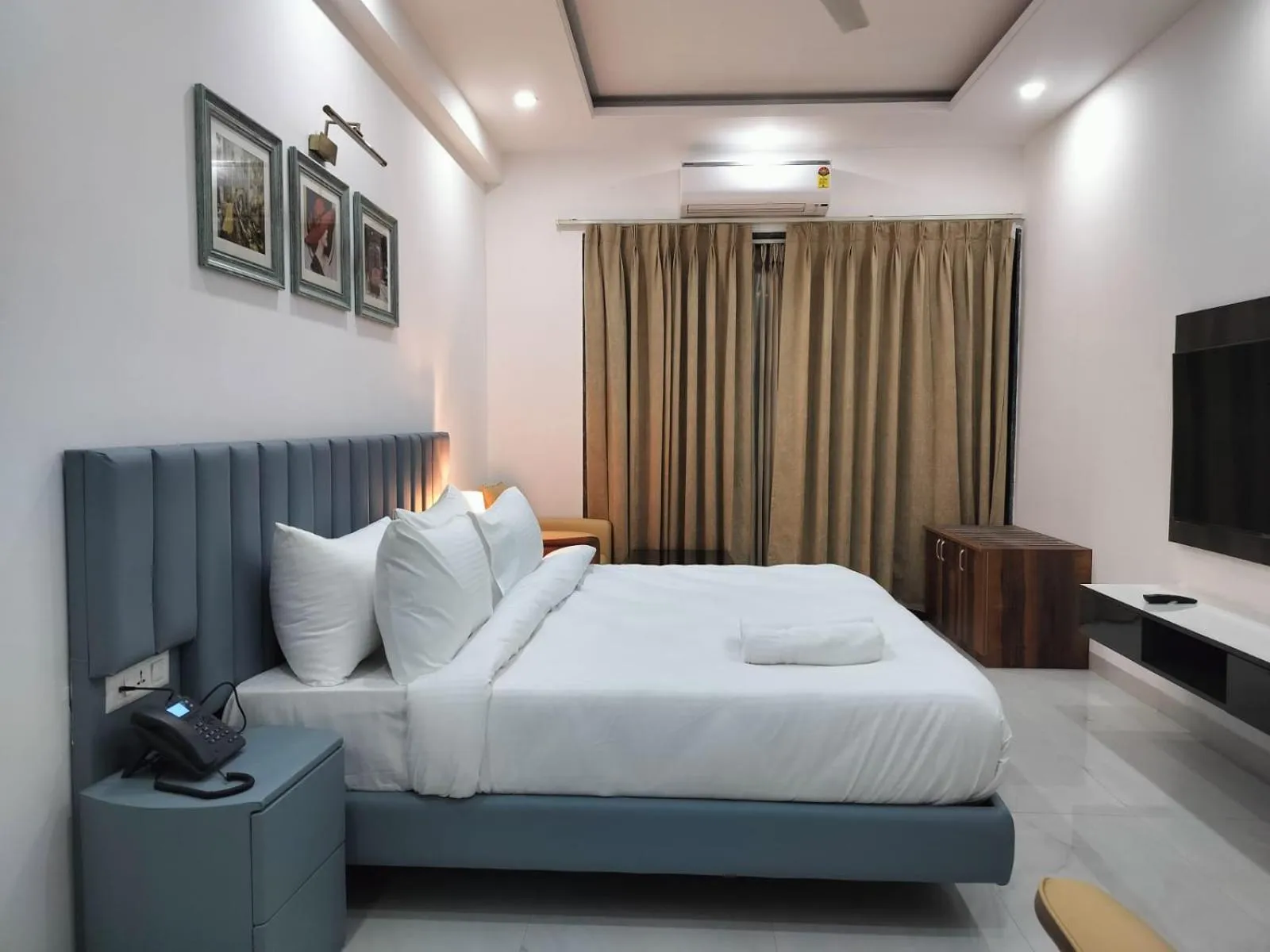Bedroom, Bed in The Hoften Elite 32 Avenue, Sector 15, Gurugram