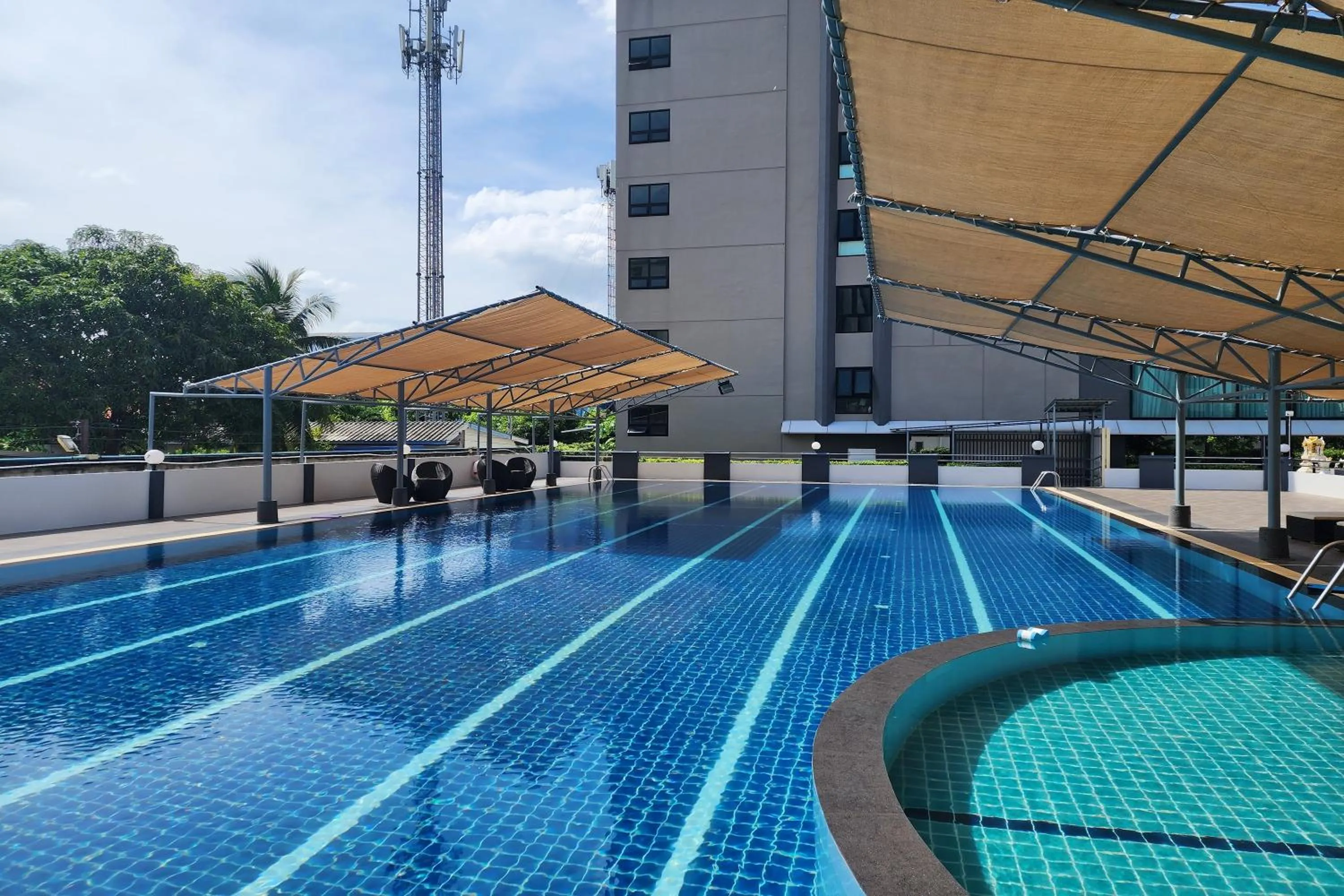 Swimming pool in ONE Residence