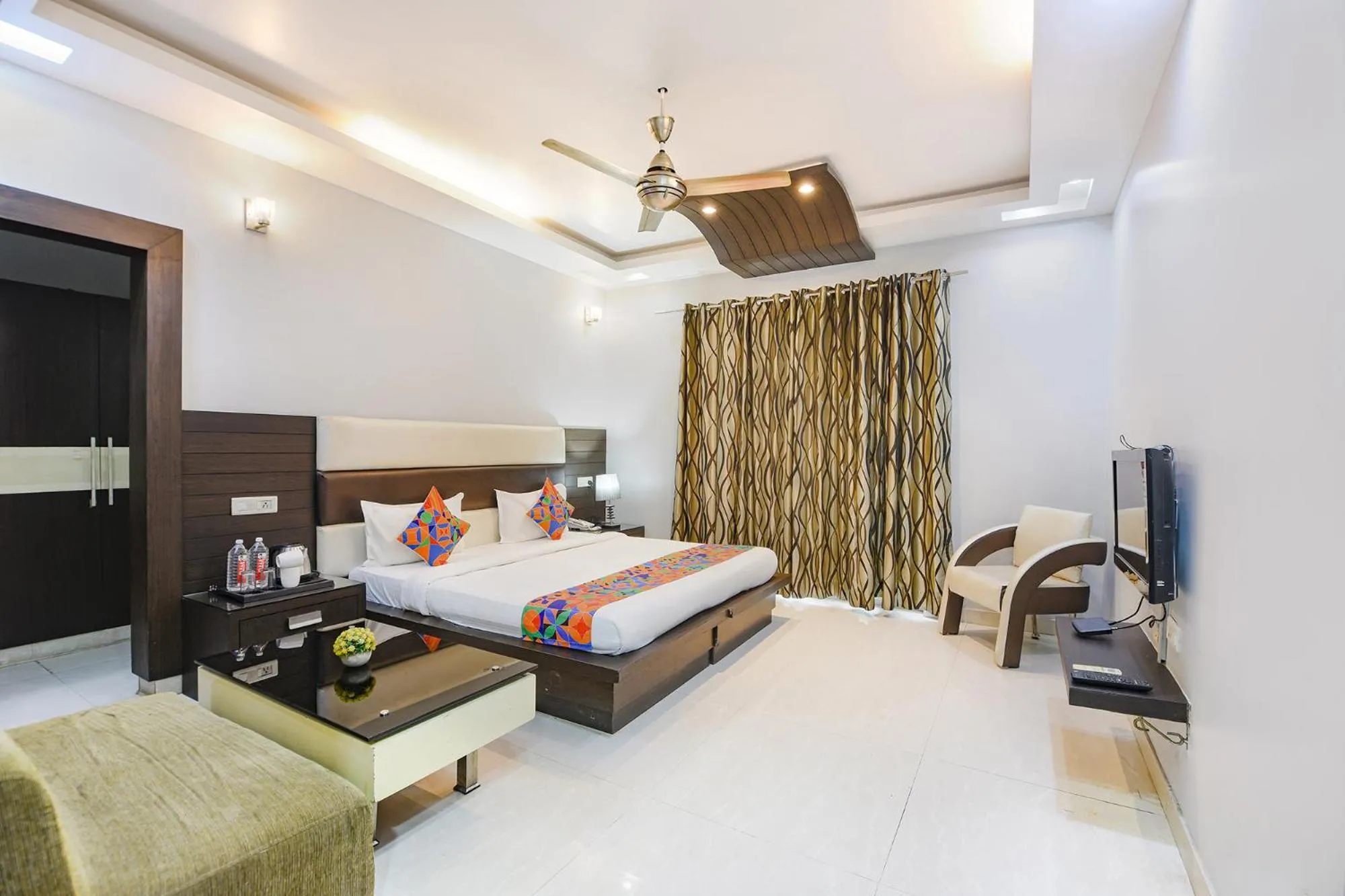 Superior Double Room - single occupancy in FabHotel AVF Suites-500 Meters From UNITECH CYBER PARK
