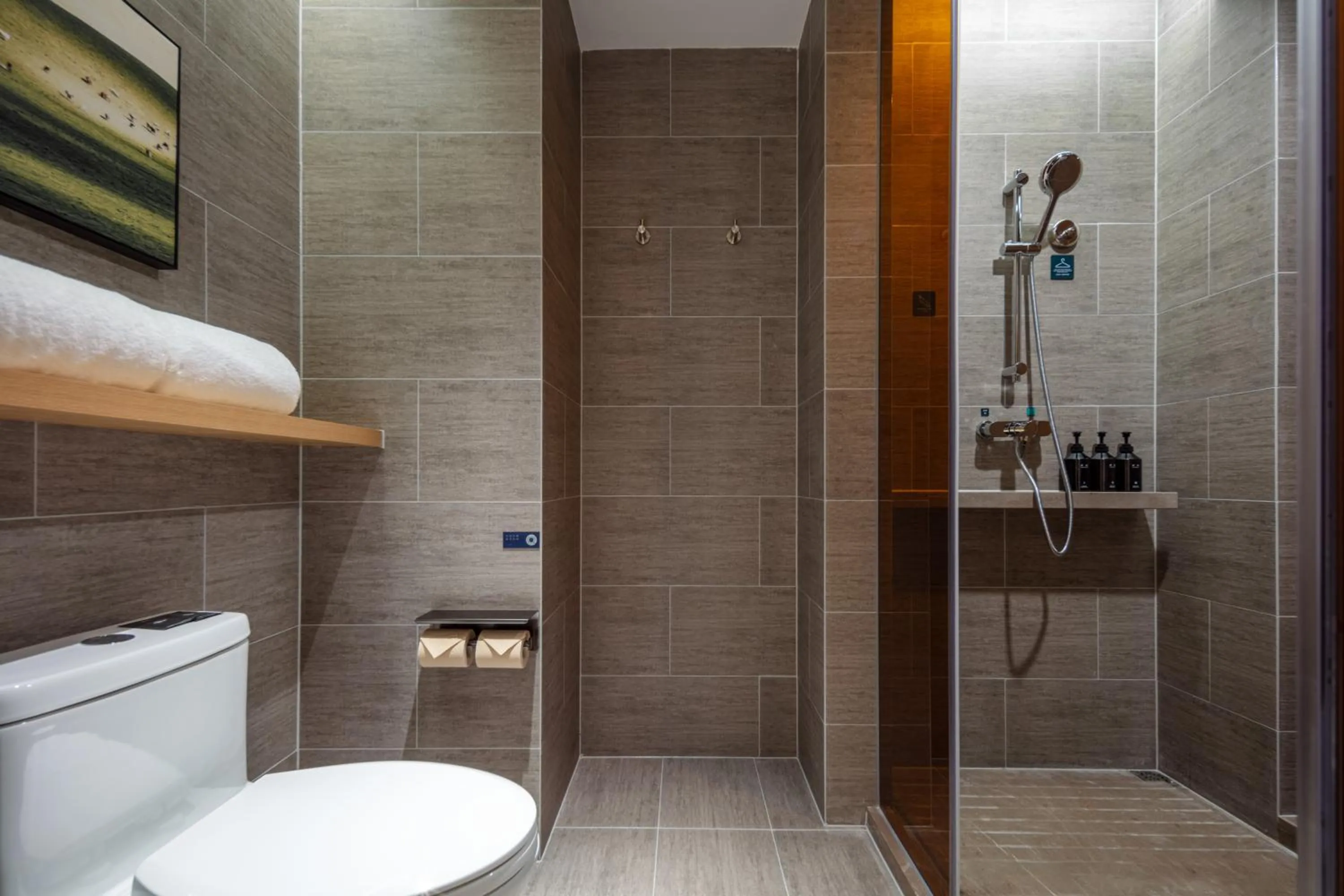 Shower in Atour Hotel Meizhou West Station R&F Center