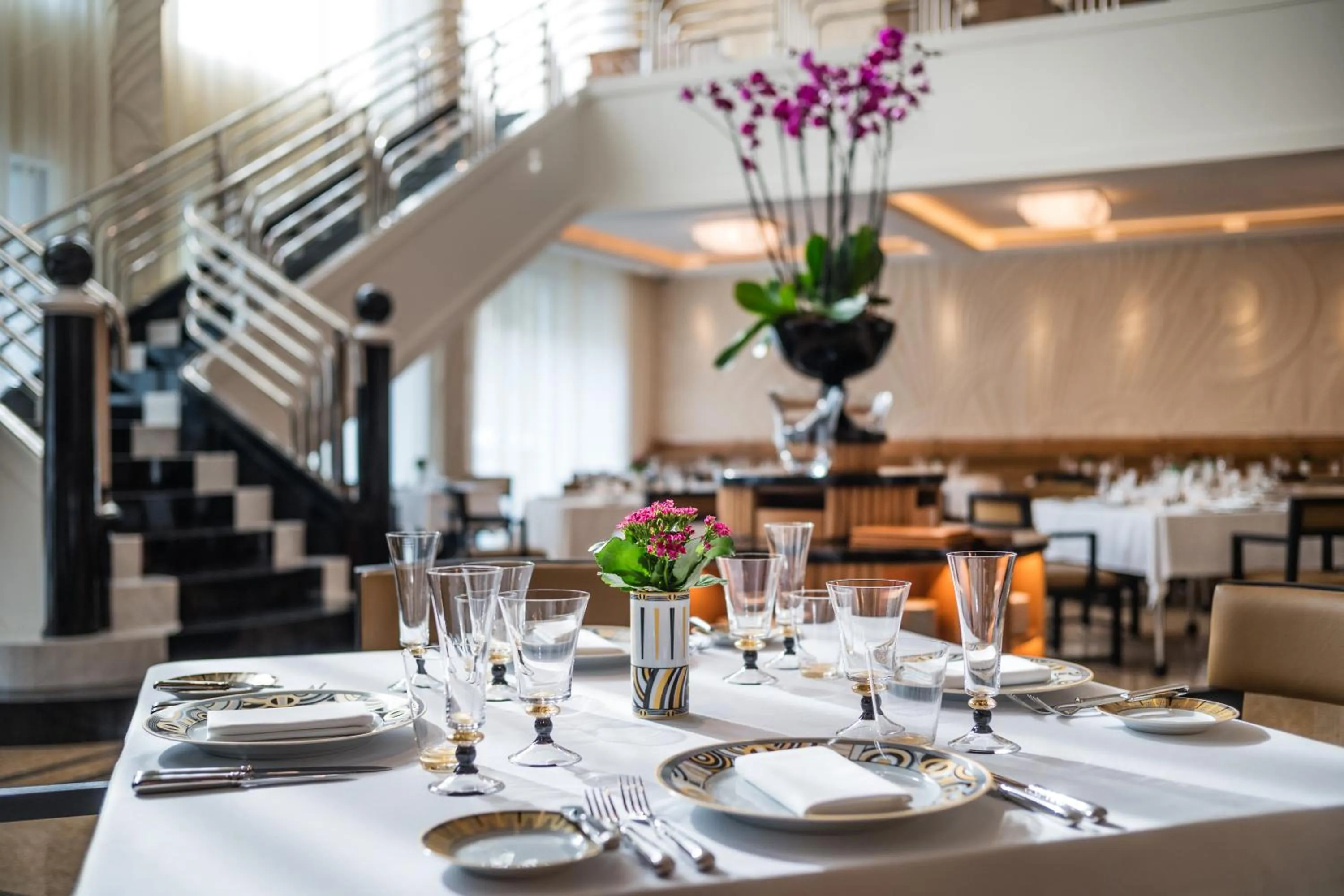 Restaurant/places to eat in Dinamo Hotel Baku