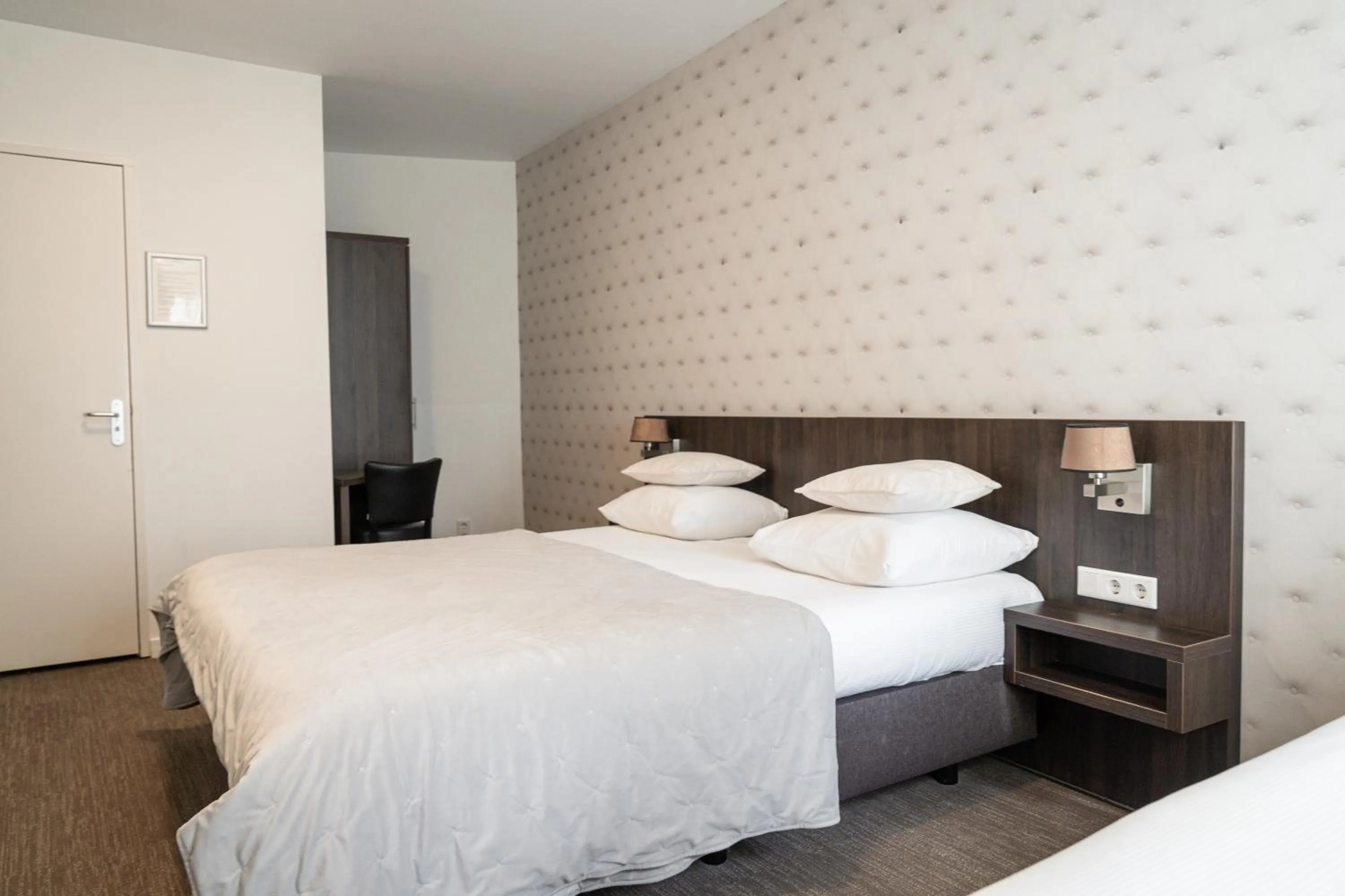 Photo of the whole room, Bed in Het Hart van Weesp