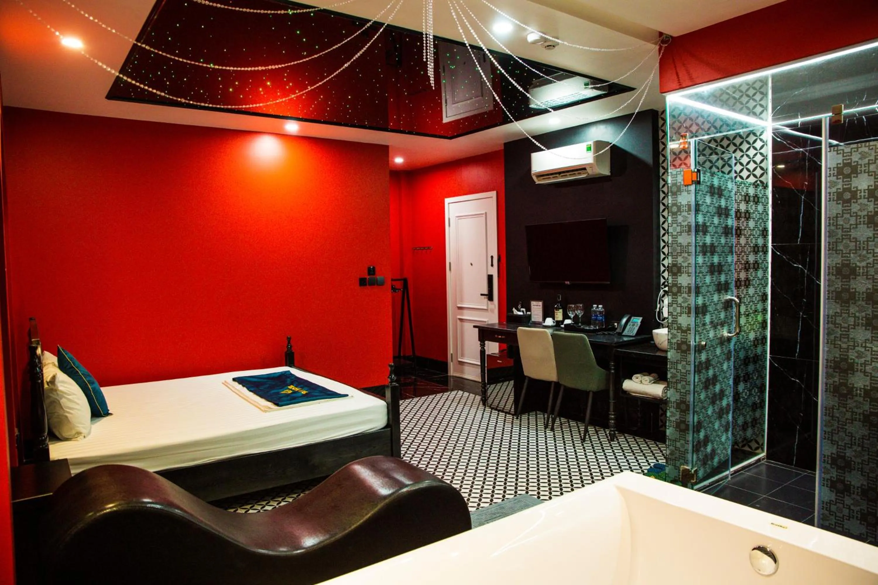 Bedroom, Bed in Sky Hotel Bắc Giang