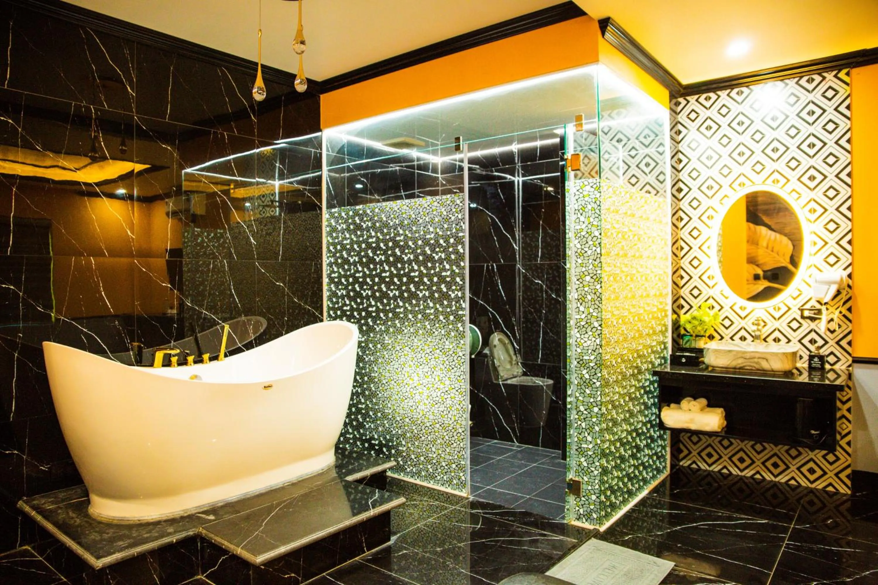 Shower in Sky Hotel Bắc Giang