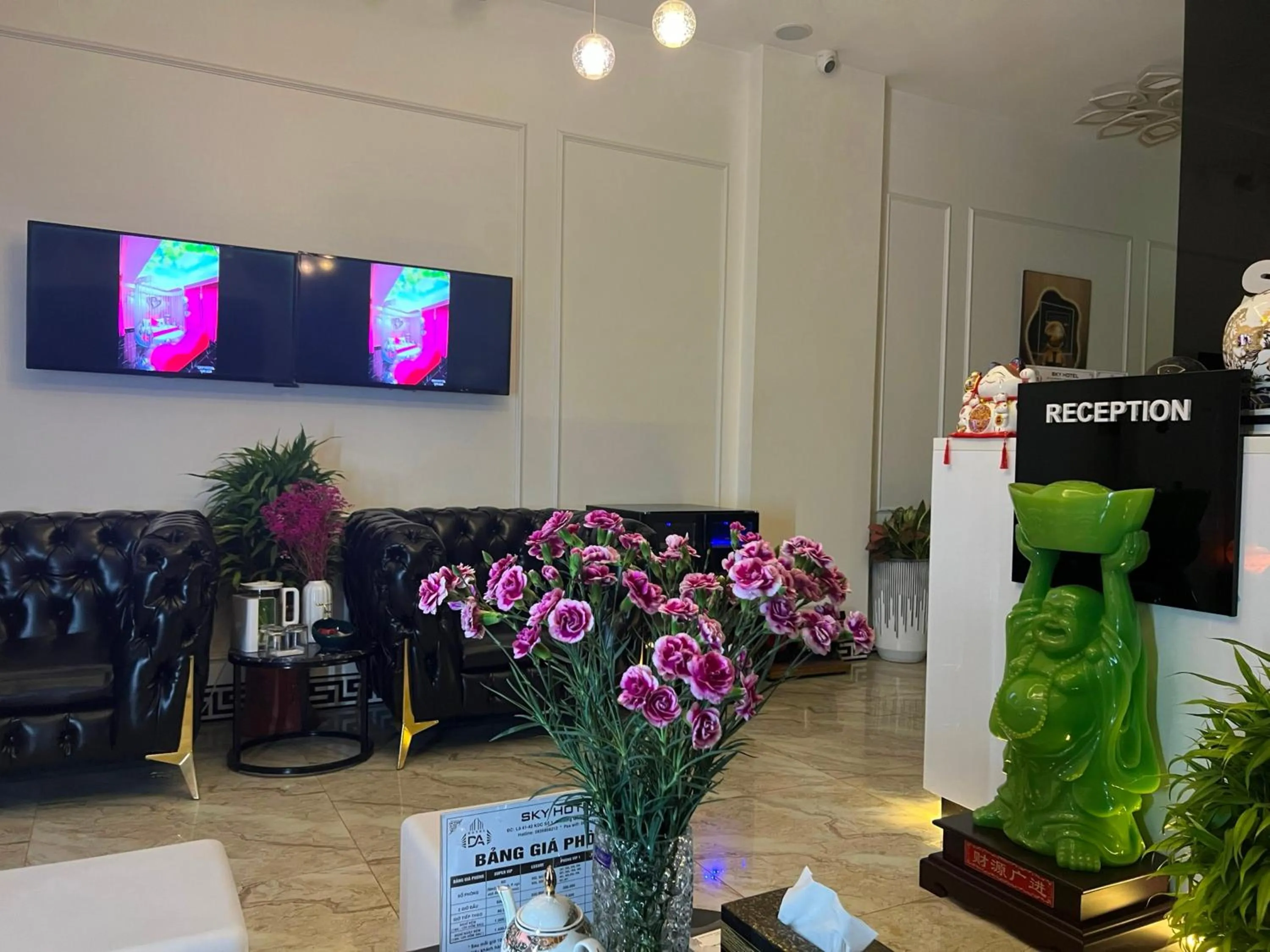 Seating area in Sky Hotel Bắc Giang