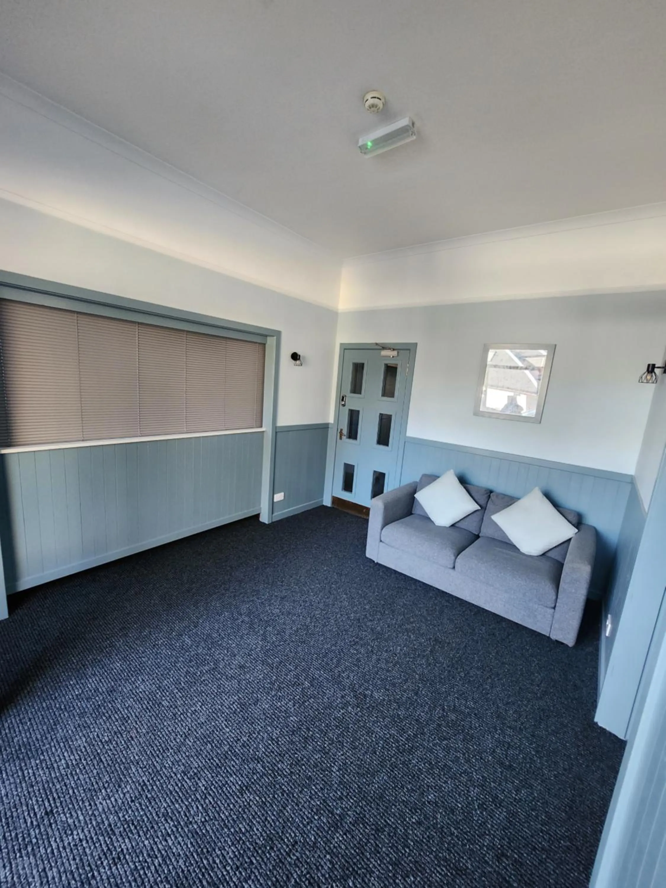 Bed in King's Knoll Hotel