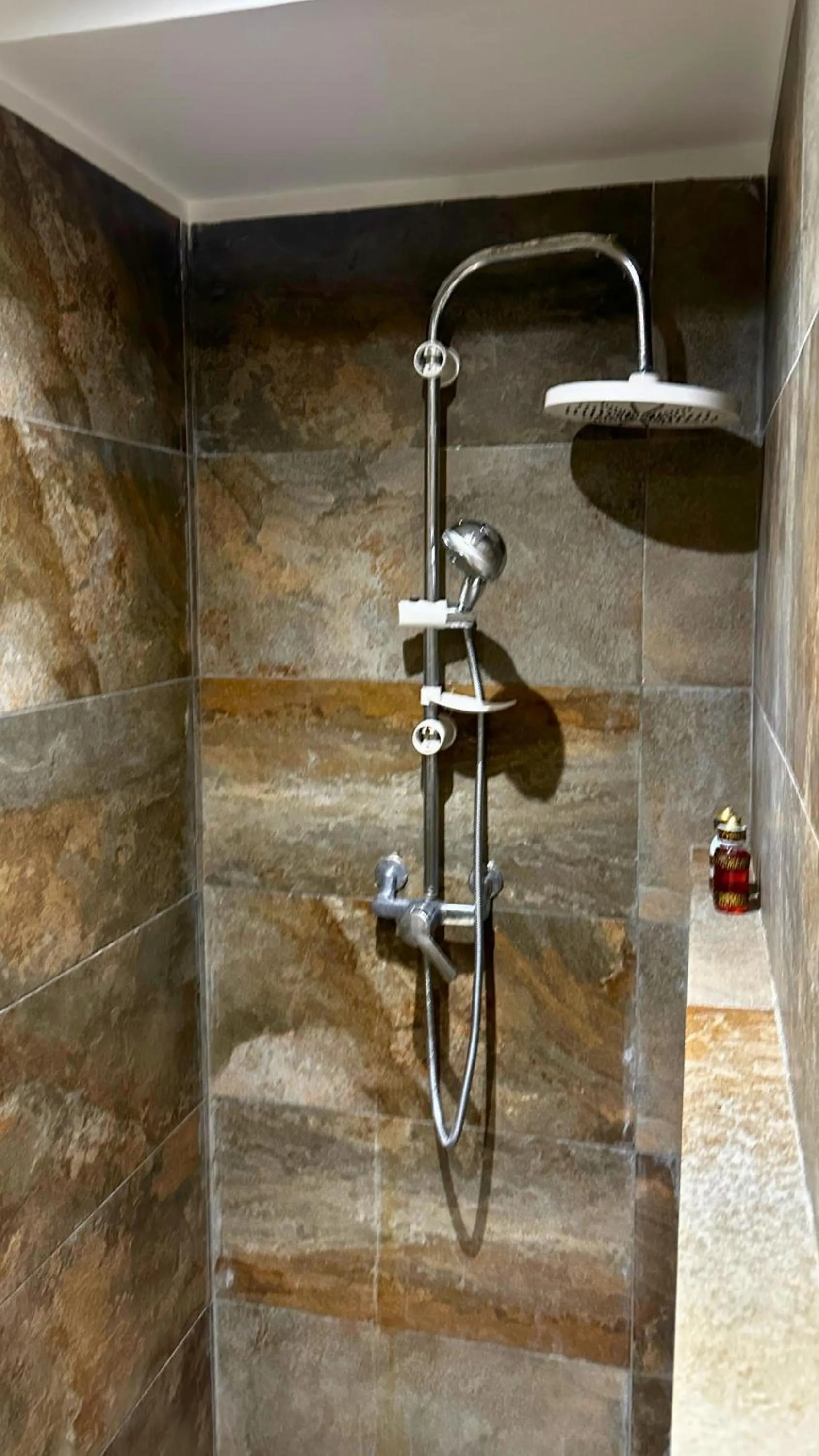 Shower in Nomadz Palace