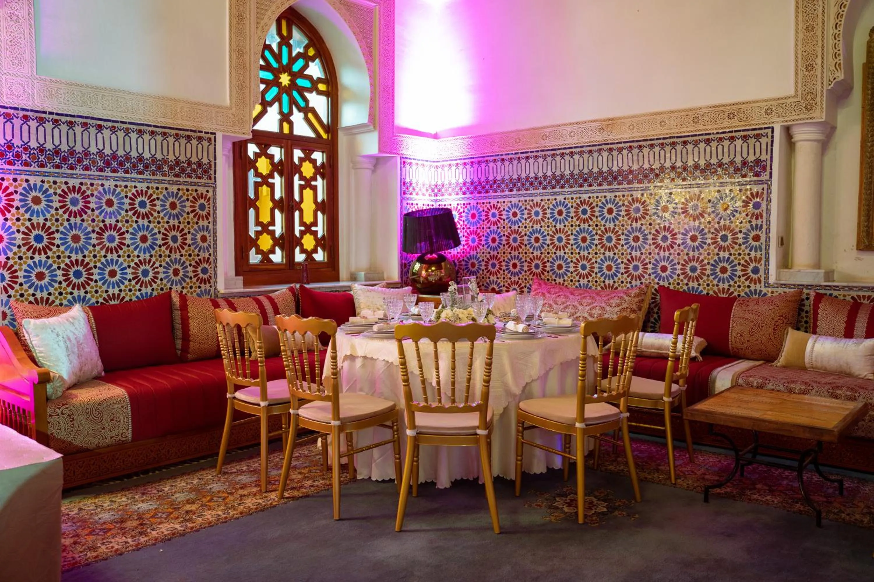 Restaurant/places to eat in Nomadz Palace