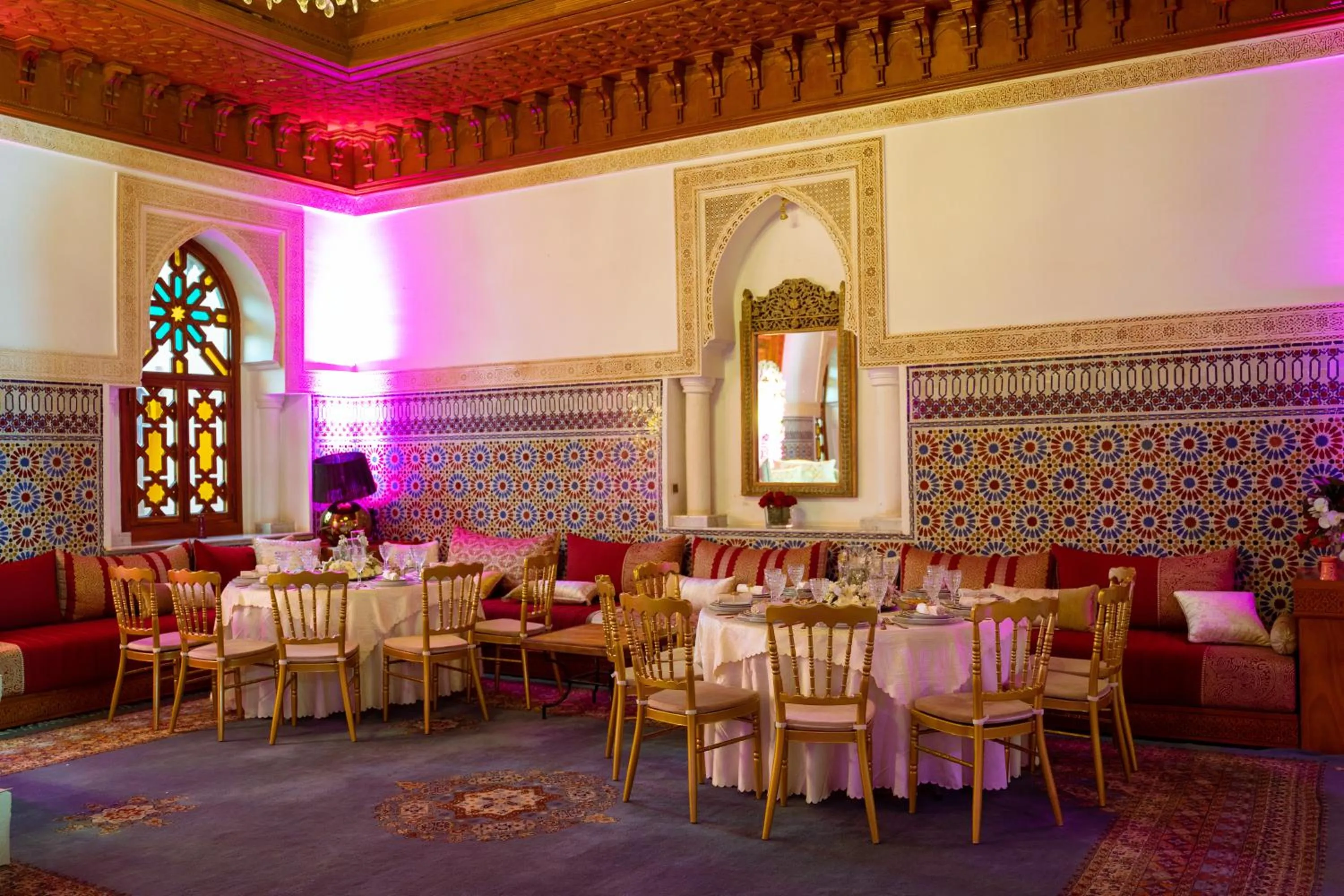 Restaurant/places to eat in Nomadz Palace