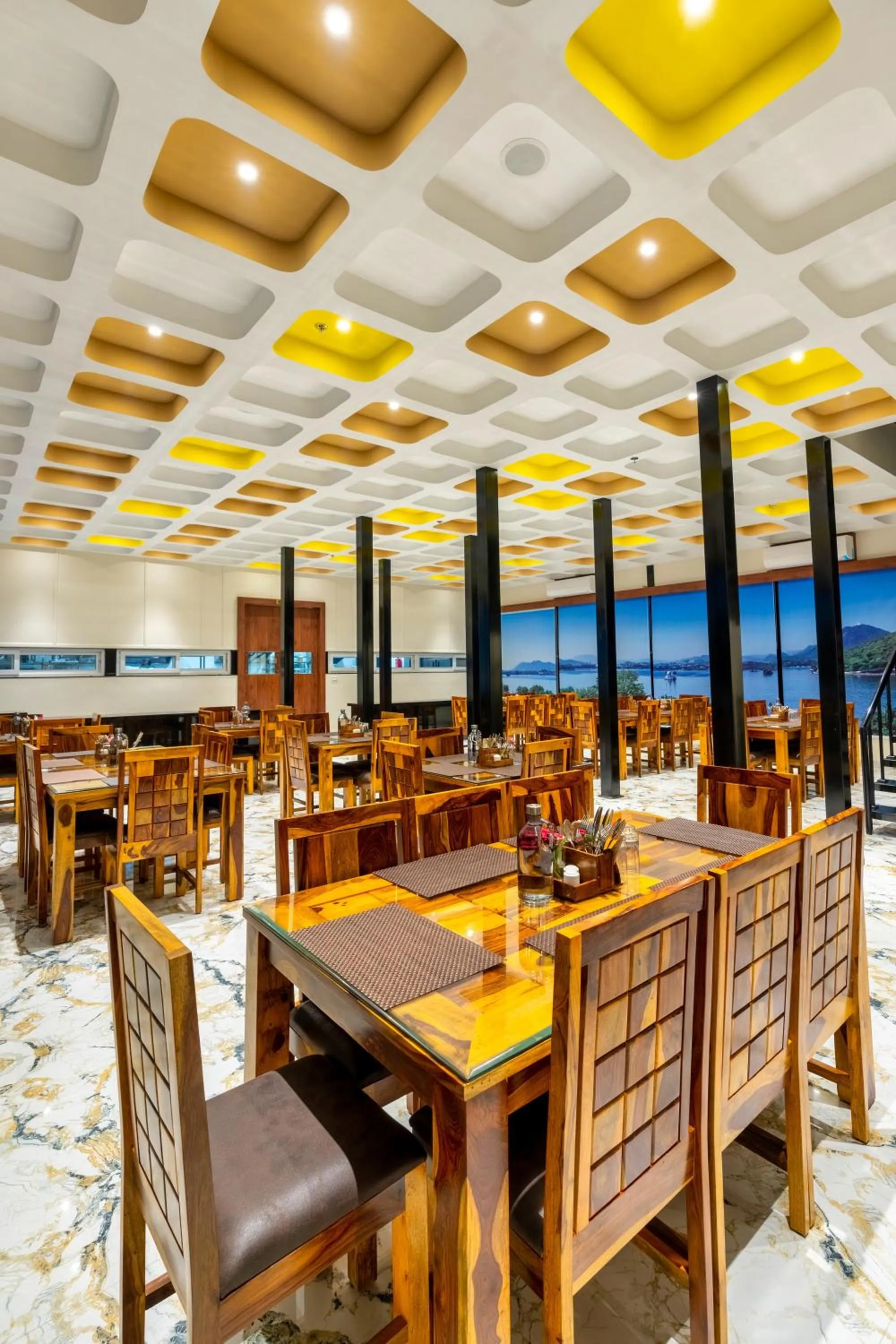 Restaurant/places to eat in The Grand Fateh