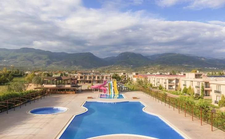 Swimming pool in JURA HOTELS ALTINOLUK THERMAL