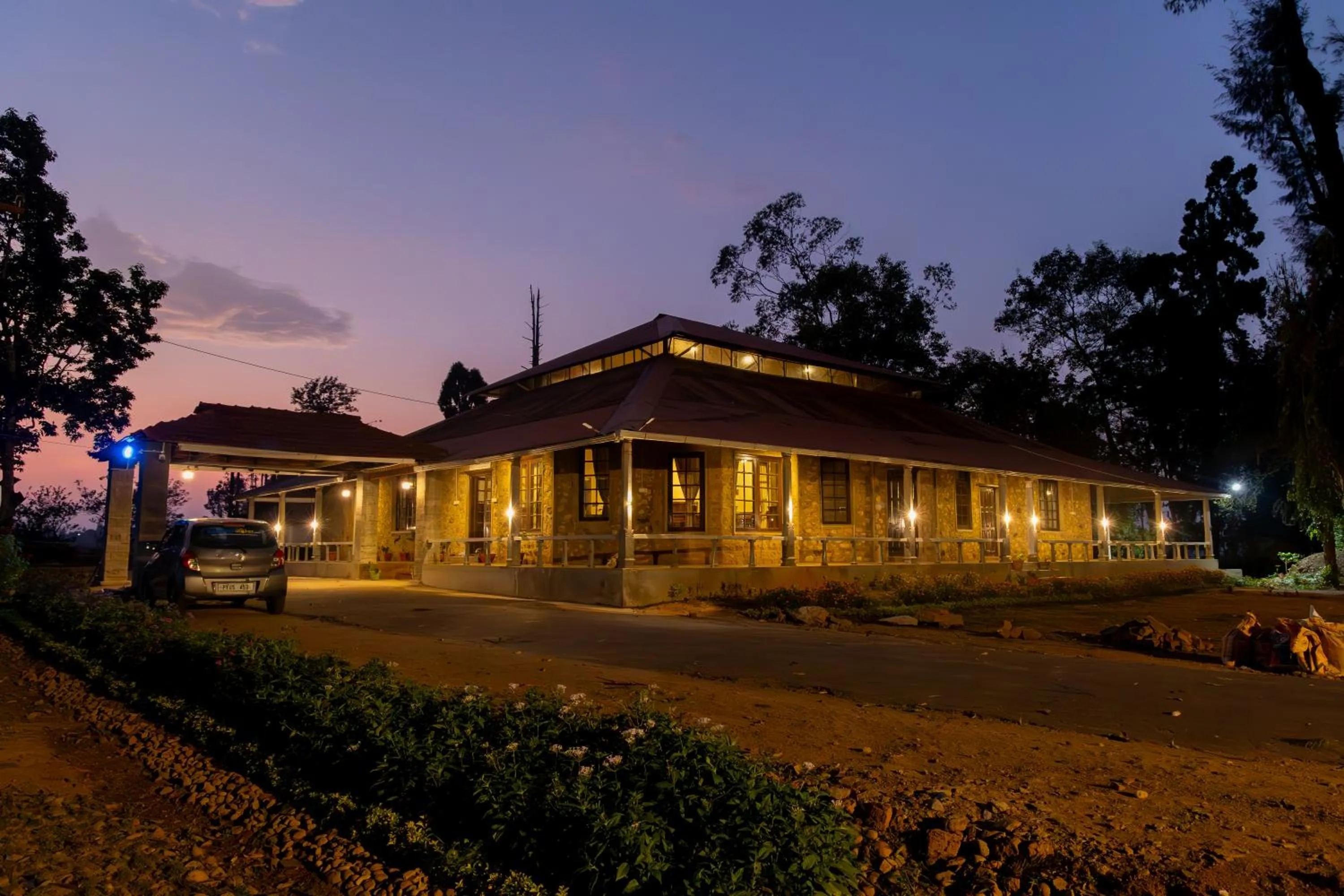 Property building in Harris Holiday Inn