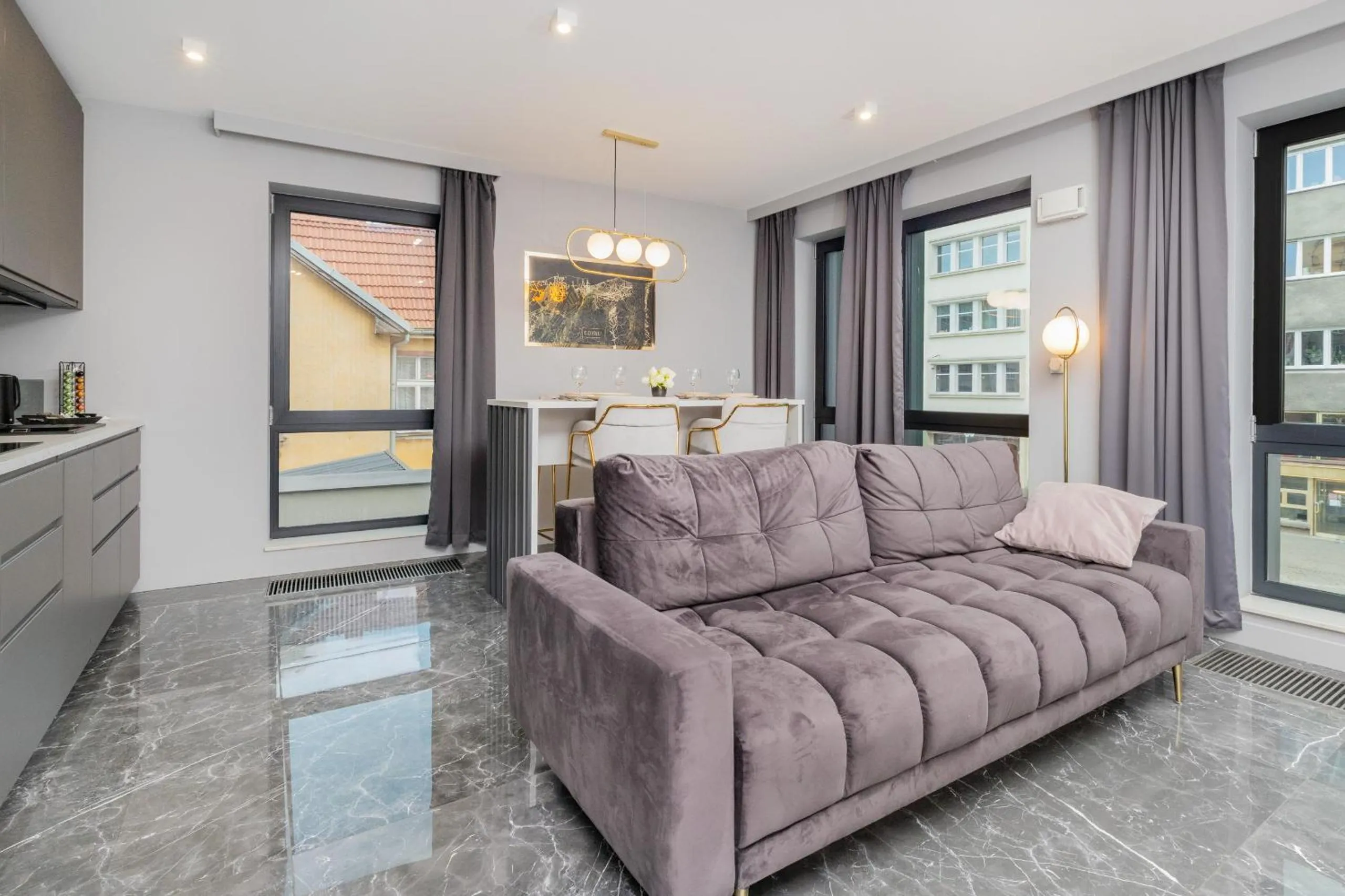 Luxurious Apartment with Two Bedrooms and Parking in Gdynia by Noclegi Renters